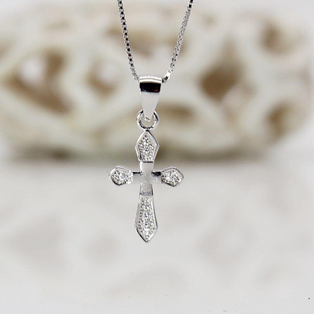 ELLAWIL Silberkette Kreuzkette Kette mit Kreuz Anhänger Damen Zirkonia Halskette (Kettenlänge 45 cm, Sterling Silber 925), inklusive Geschenkschachtel