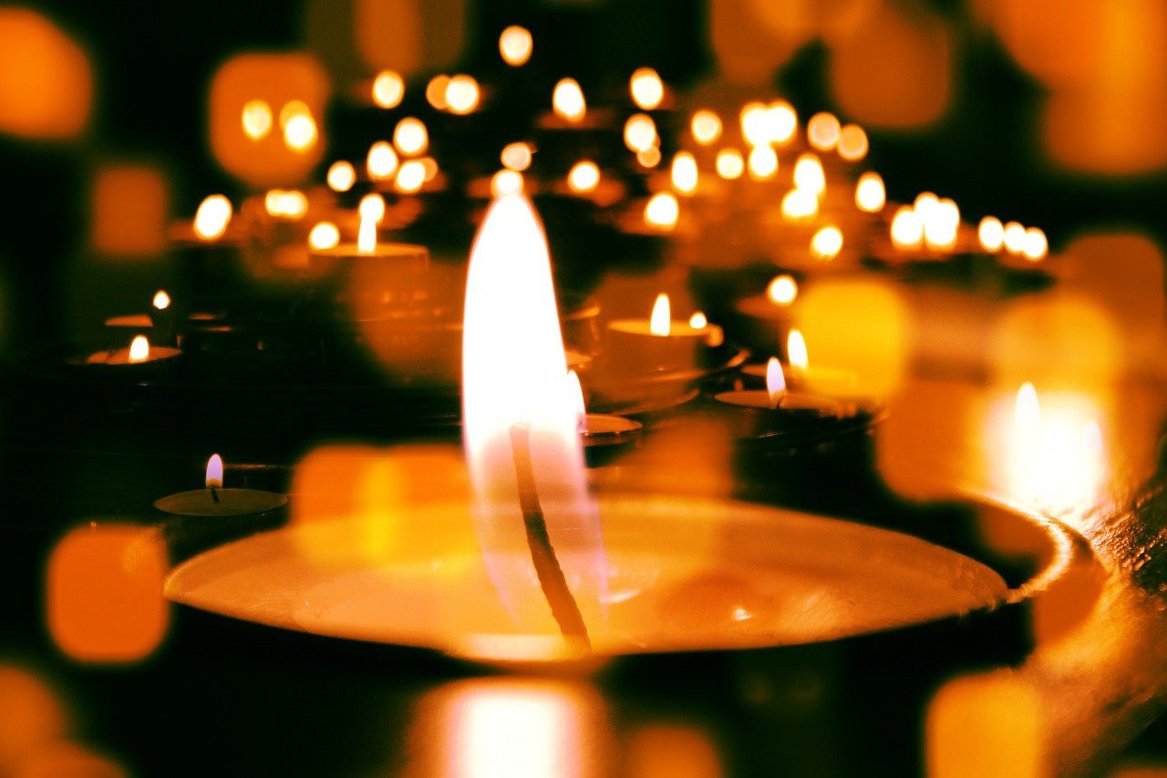 Ebersbacher Kerzenfabrik Teelicht Pyramidenteelichter Premium (40 Stück) (1-tlg)