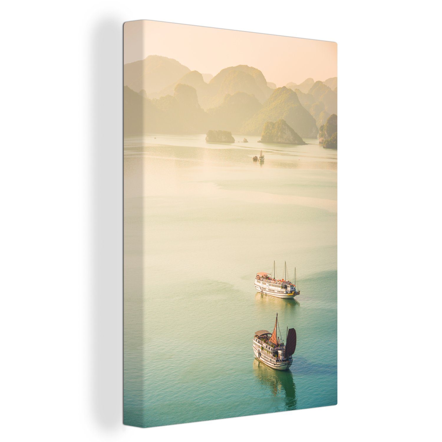 OneMillionCanvasses® Leinwandbild Bootsfahrt in der Ha Long Bucht in VIetnam, (1 St), Leinwandbild fertig bespannt inkl. Zackenaufhänger, Gemälde, 20x30 cm