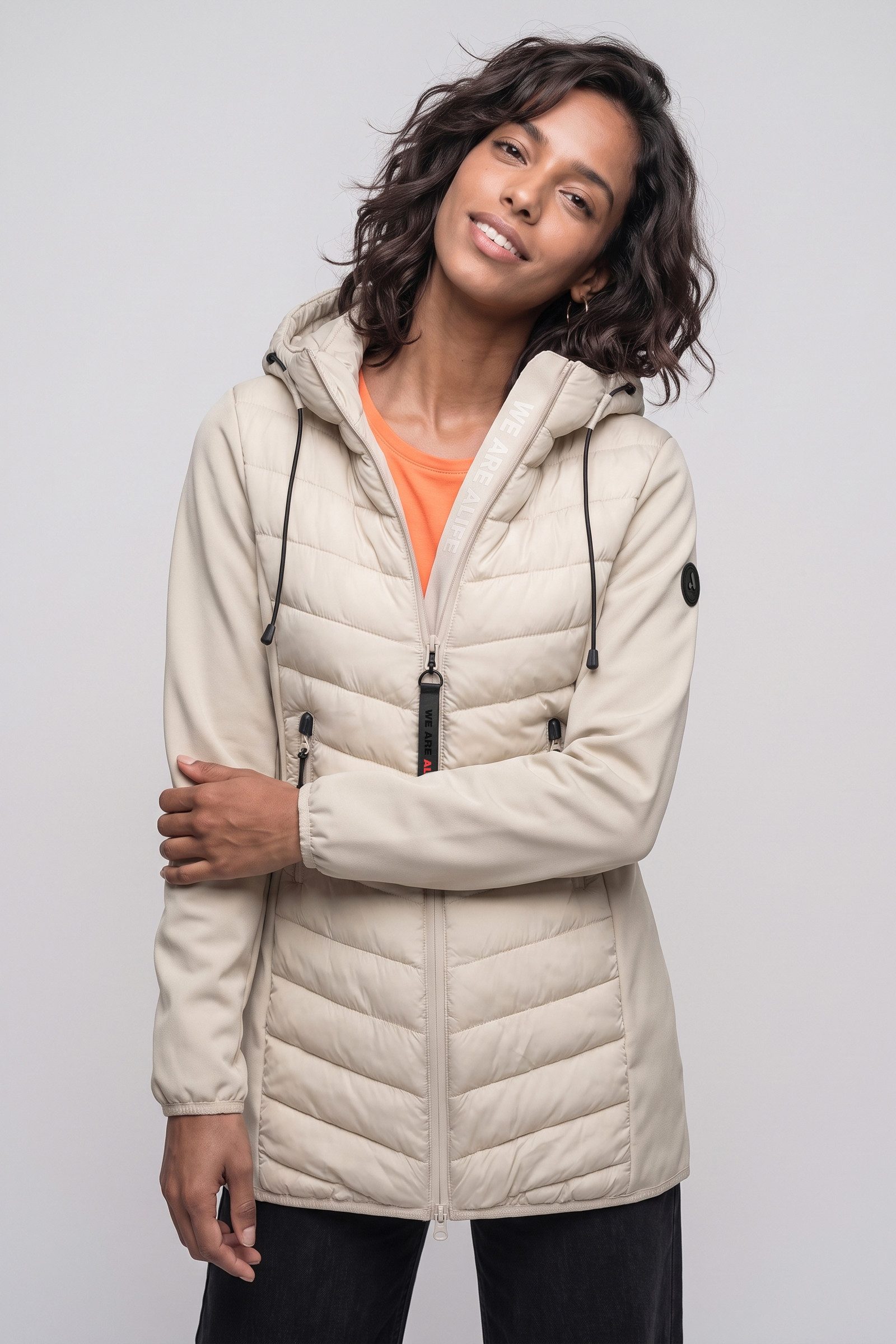Alife & Kickin Sommerjacke Damen YlvaAK A Übergangsjacke, Jacke Chevron-Steppung, Kapuze mit Kordelzug, Zwei-Wege-Reißverschluss – Bild 2 von 5