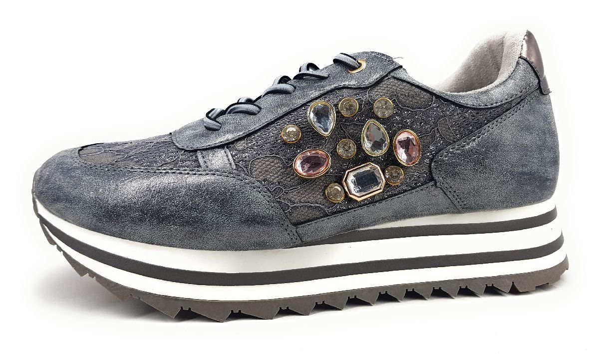 Laufsteg München eleganter Schnürer Schnürschuh