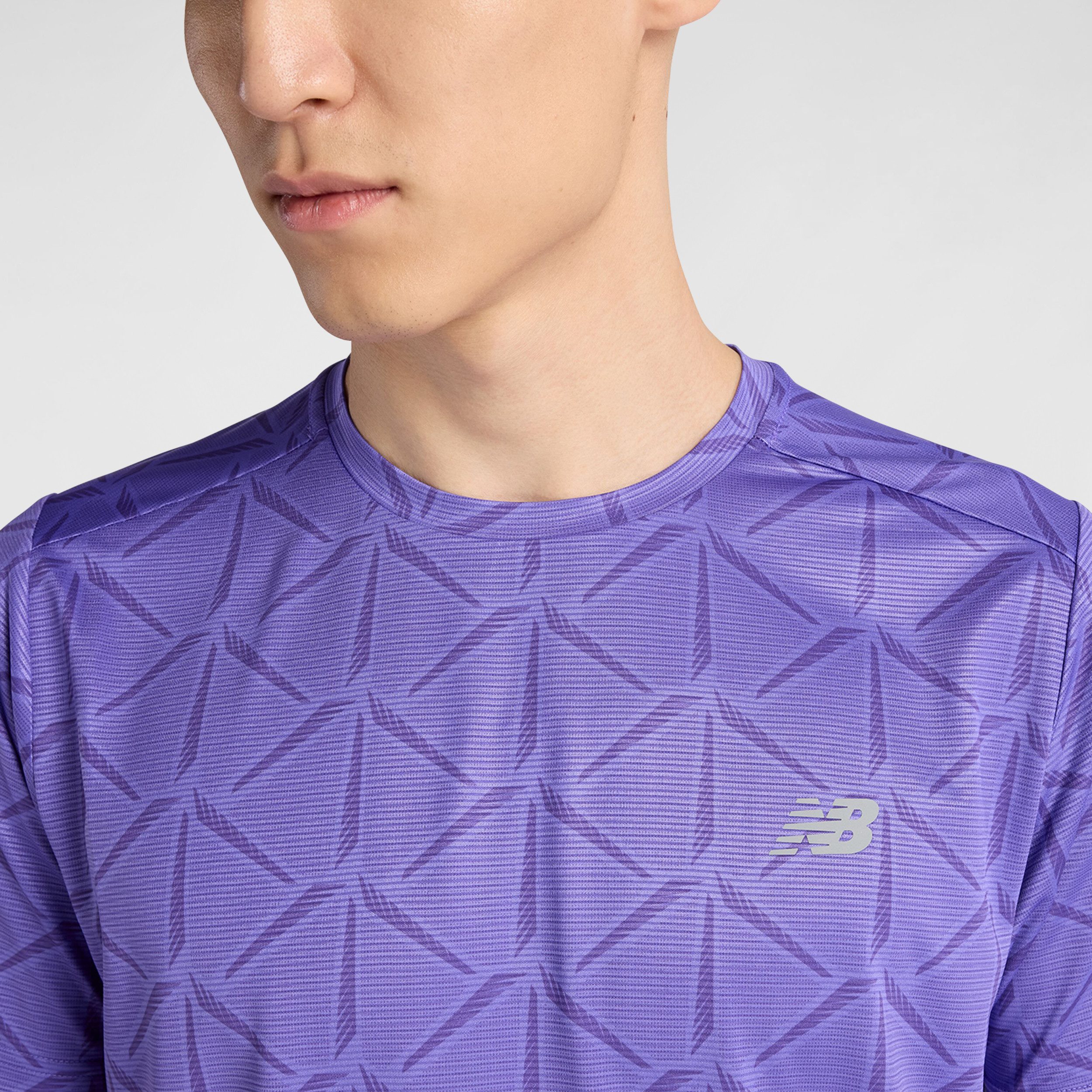 New Balance Laufshirt SPORT ESSENTIAL PRINTED T-SHIRT für Lauftraining und vielseitige Aktivitäten, aus Polyester