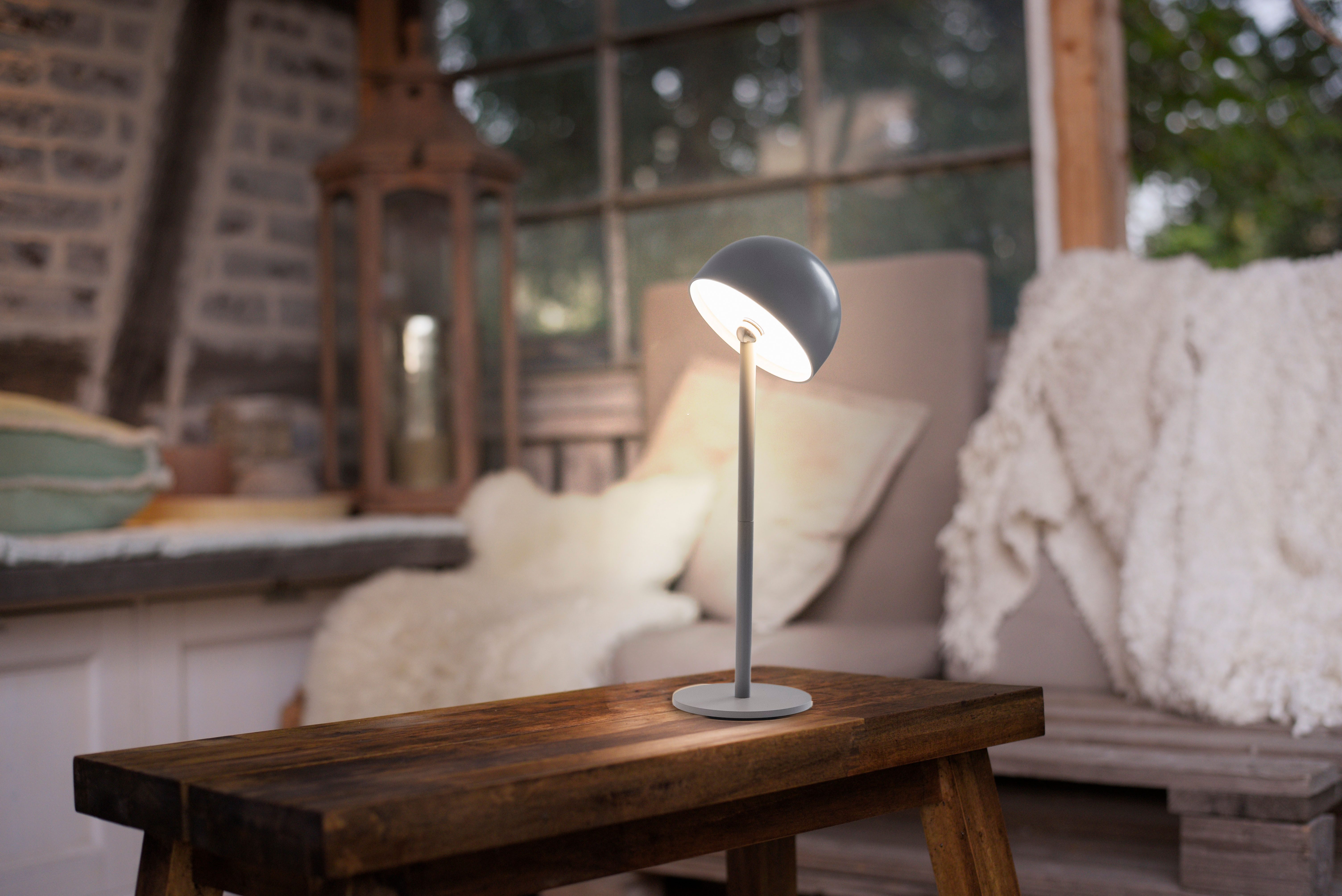 OTTO home Tischleuchte Akku Tischlampe GERRIN Indoor Outdoor, magnetischer Flaschenaufsatz, Dimmfunktion, Memoryfunktion, LED fest integriert, Warmweiß, Pilzlampe Flaschenaufsatz, Regulierung der Lichtstärke, Pilz, Lampe