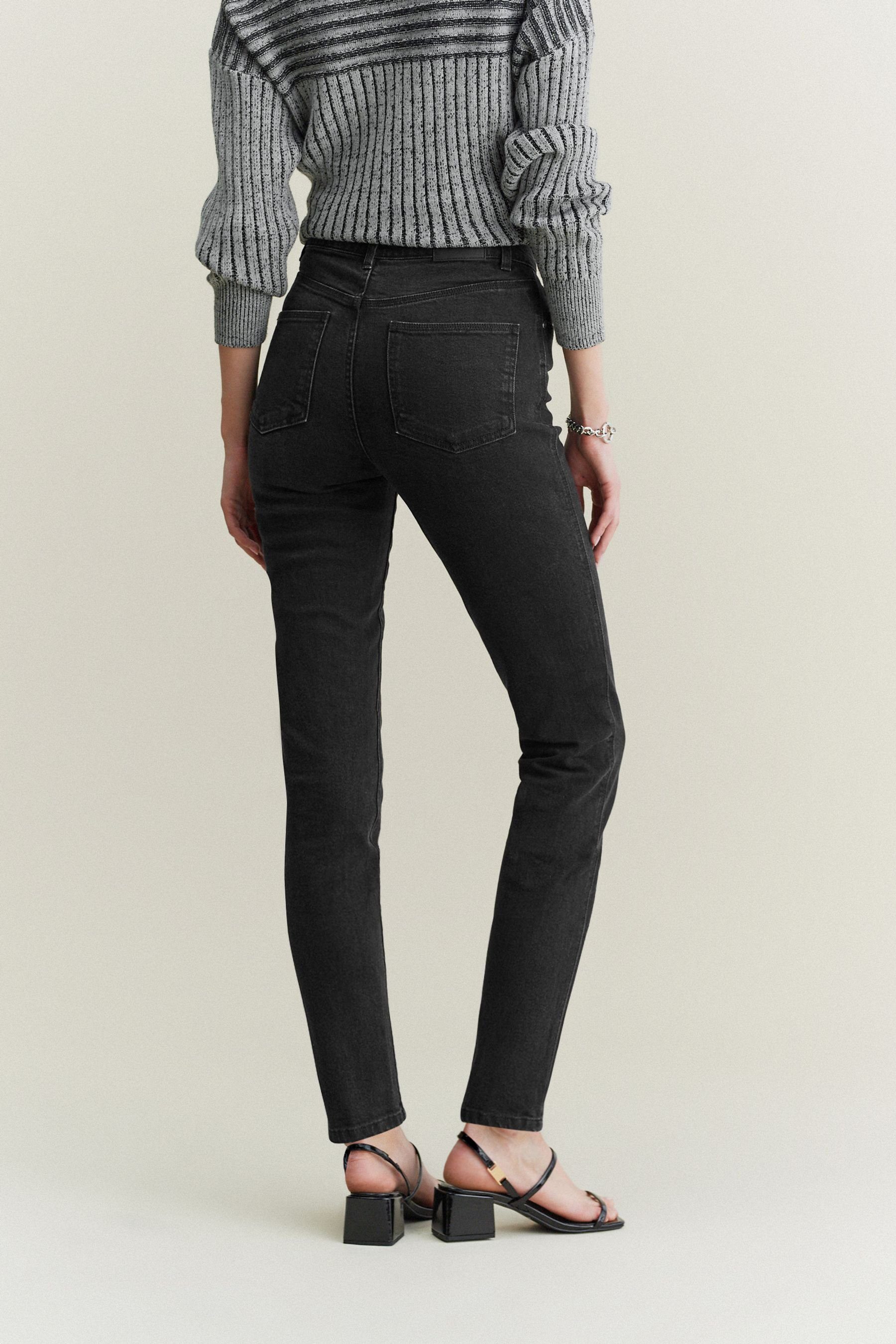 Next Mom-Jeans Bequeme Mom-Jeans mit (1-tlg) Black Stretch