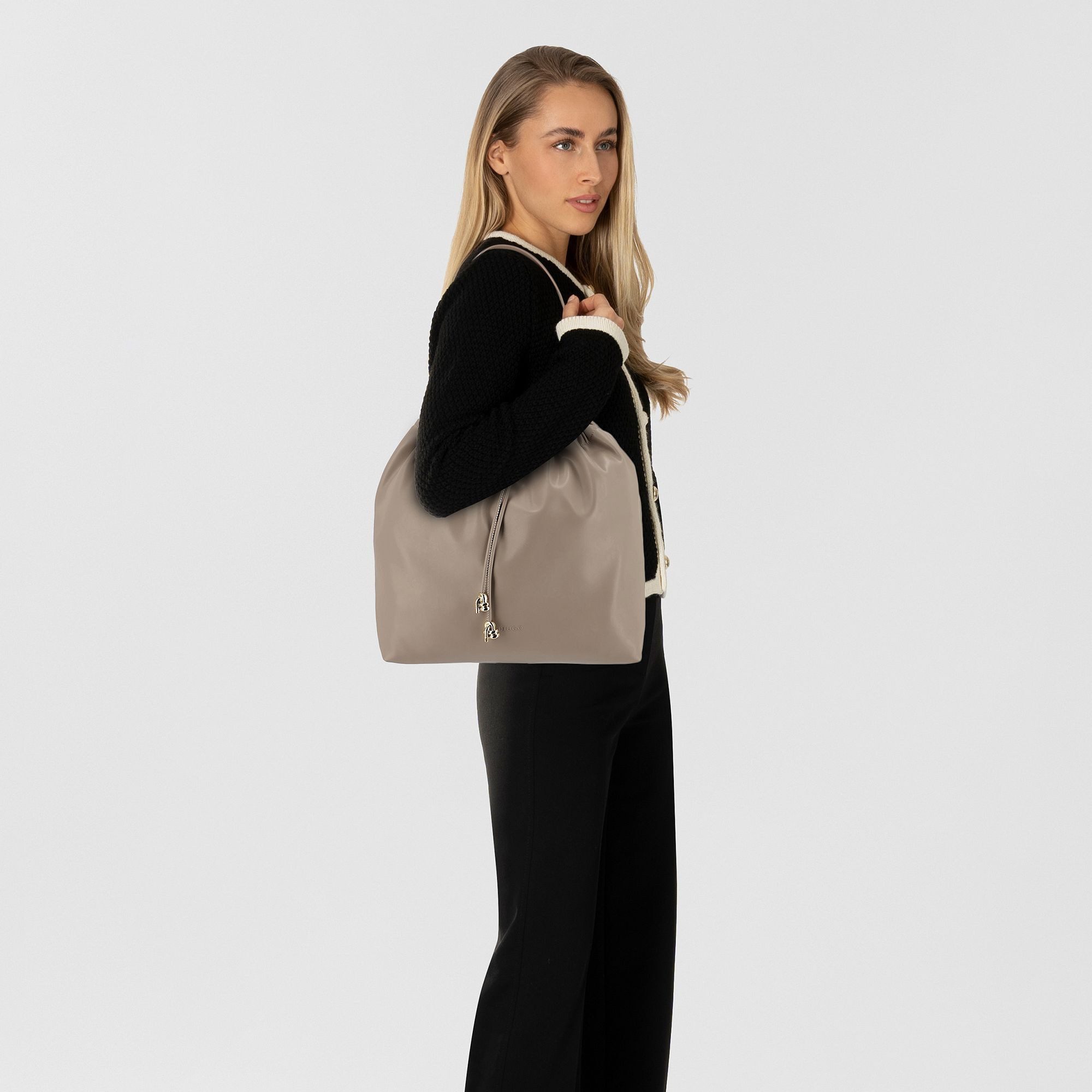 HUGO Schultertasche Millie, Polyurethan