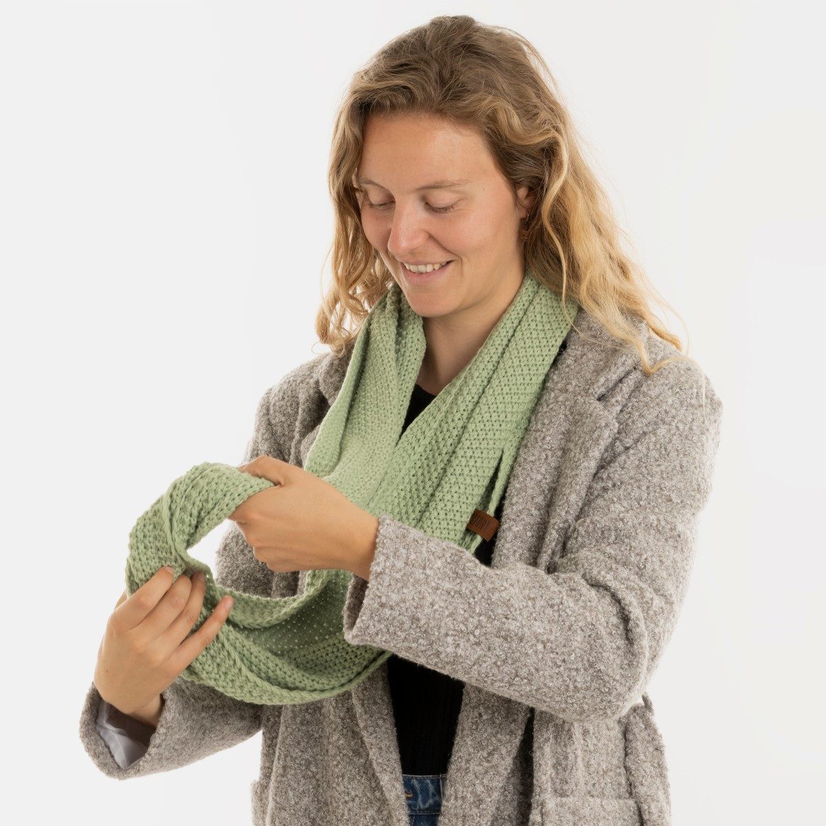 Knit Factory Strickschal Coco Loop Schal Sage Green One Size, (Set, 1-St. Spar-Set), Schal Damen Herren set loop tücher schals winter Strick Mode herbst