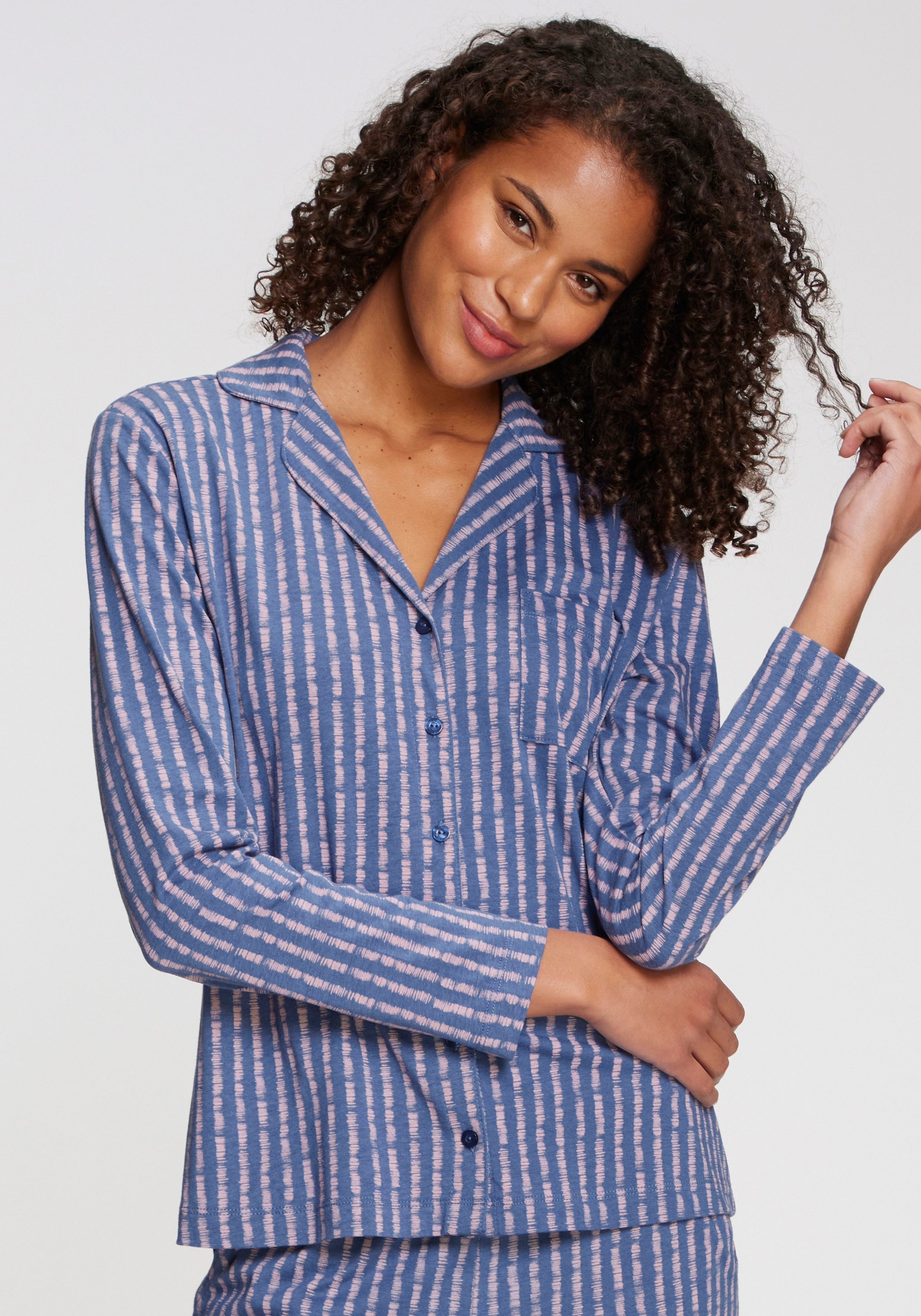 Vivance Dreams Pyjamaoberteil mit schönem Allover-Muster. € 24,99