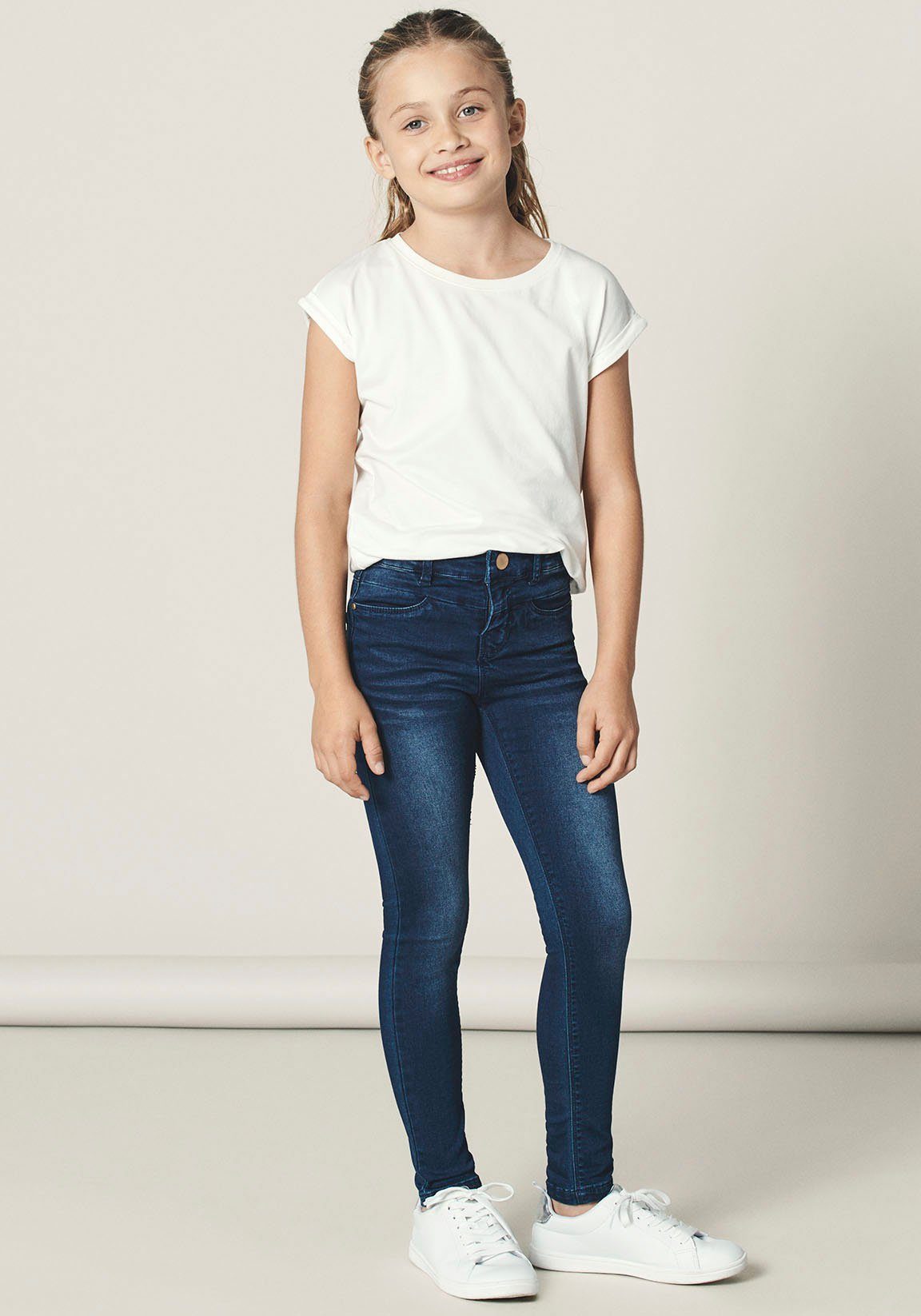 NKFPOLLY Stretch-Jeans Name schmaler It in Passform