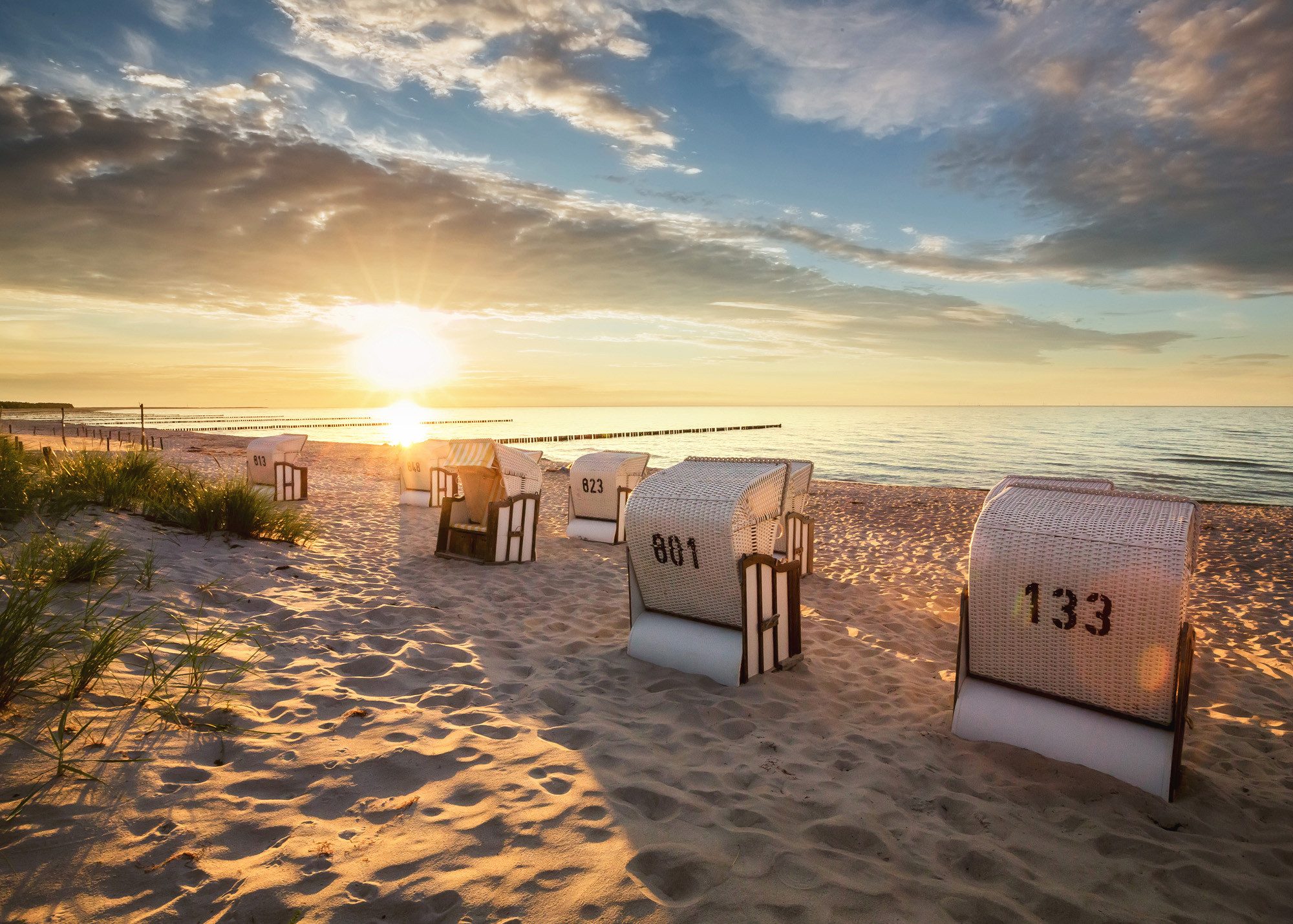 Rasch Fototapete Strand Nordsee mit Strandkörben - 2,65m x 3,71m, strukturiert, Meer, Natur, Strand, Landschaft, (1 St), Landschaft