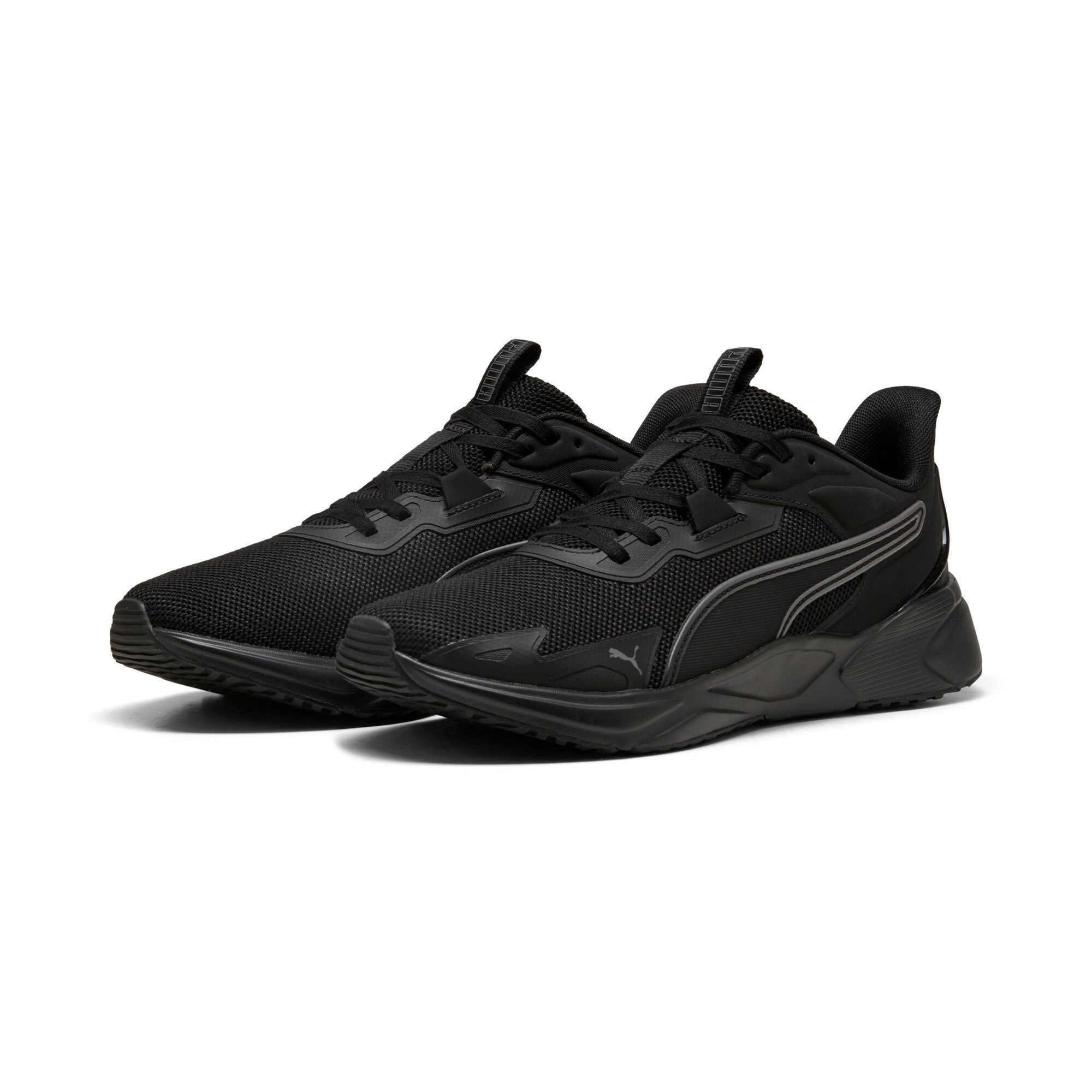 PUMA DISPERSE XT 4 KNIT Trainingsschuh mit atmungsaktivem Strickobermaterial, mit TPU-Fersenklammer