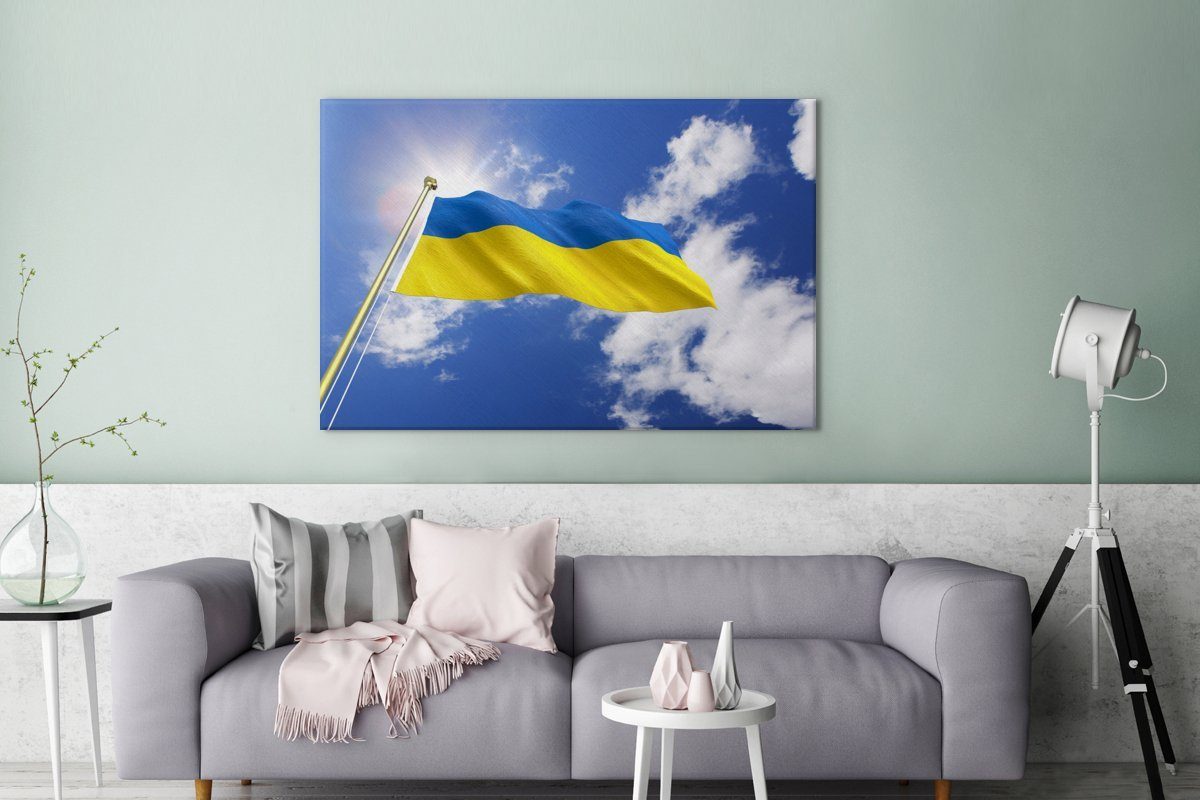 alle cm (1 einem Ukraine an Leinwandbild sonnigen St), OneMillionCanvasses® Nachmittag, 120x80 großes, XXL, für Flagge Gemälde, Wohnbereiche, Wandbild der