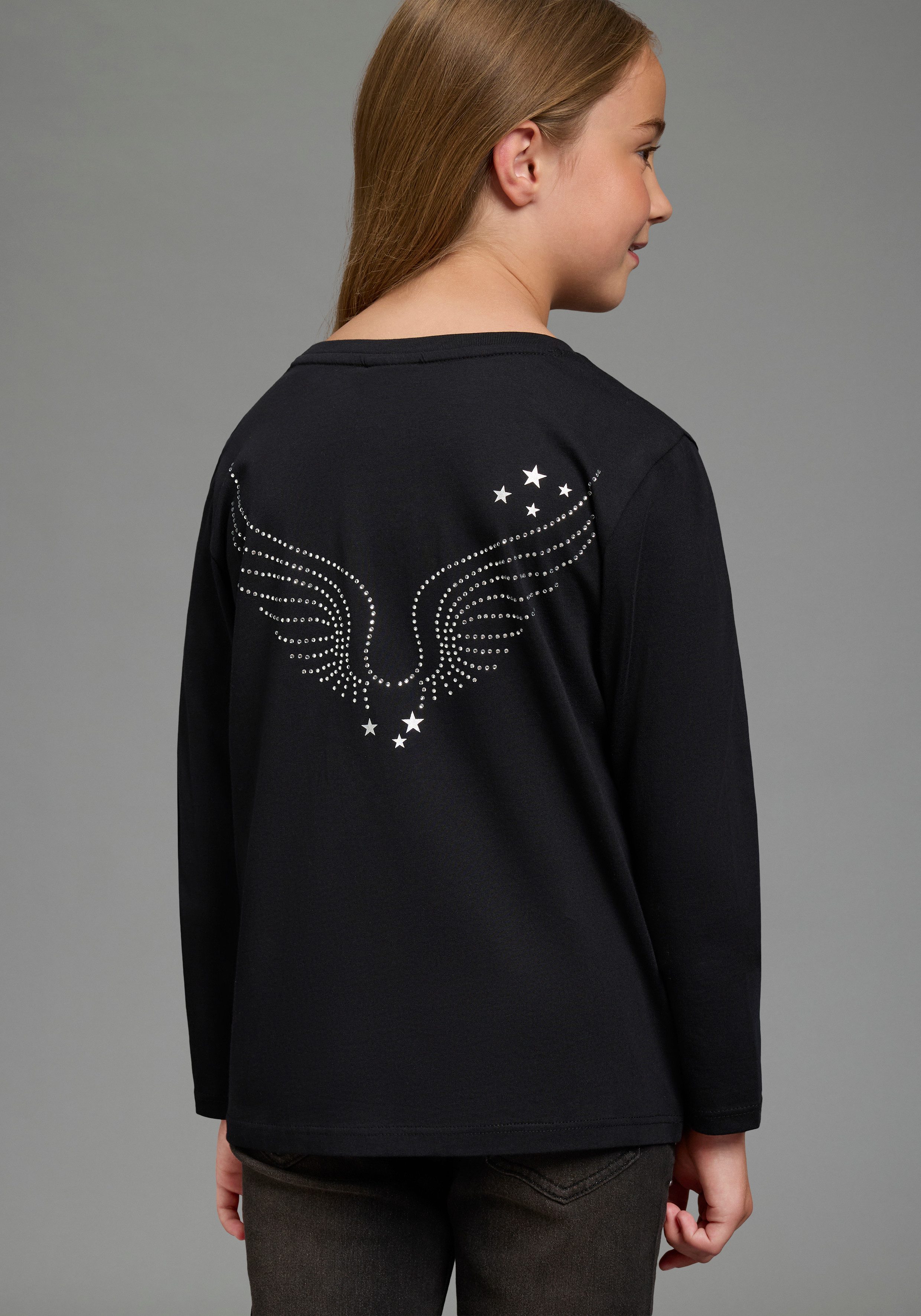 Bruno Banani Langarmshirt Shirt mit Strass-Stein Applikation langärmlig, hüftlange Basic-Passform, für Alltag und Streetwear