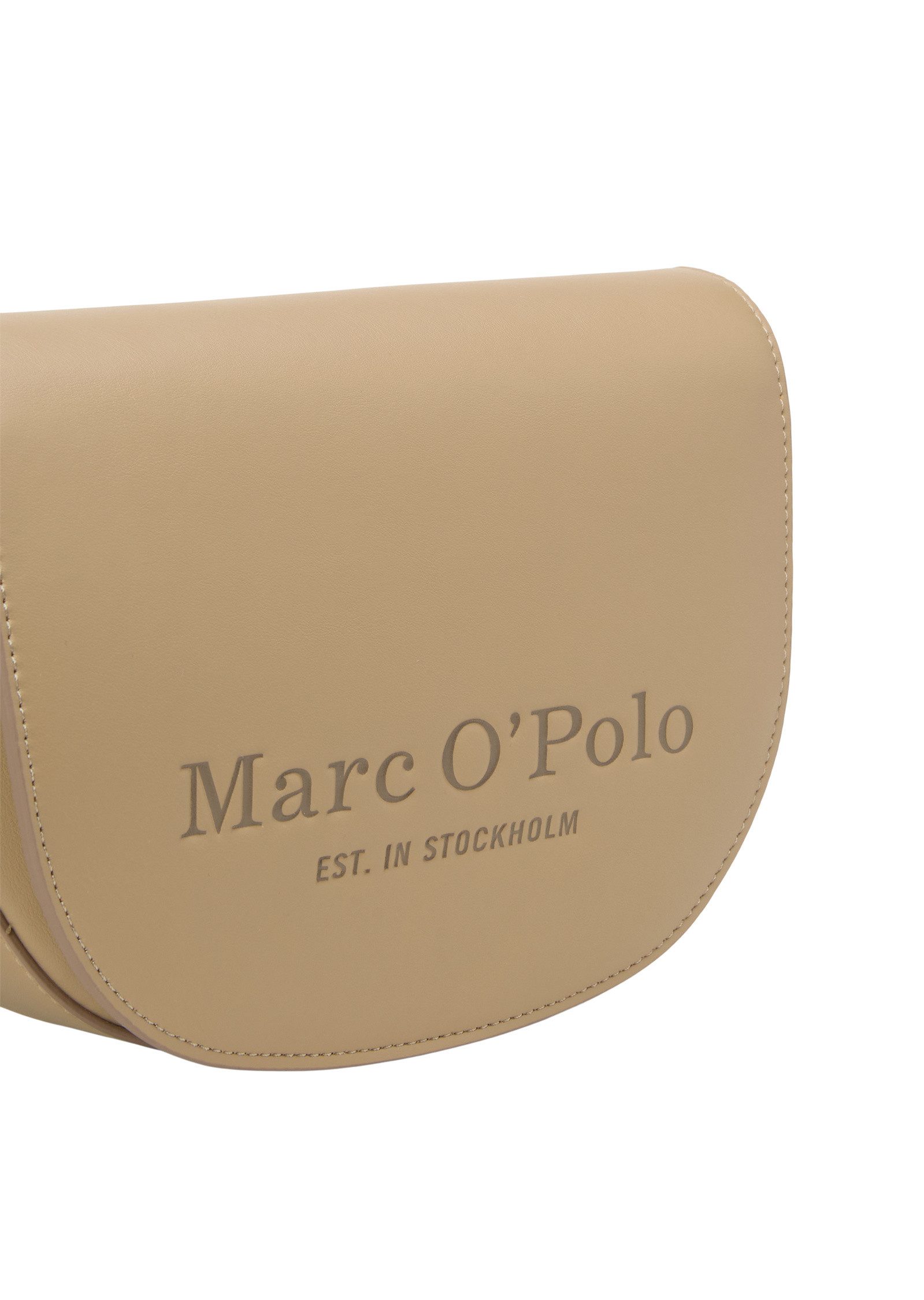 Marc O'Polo Umhängetasche aus einer Lederalternative aus recyceltem Polyester