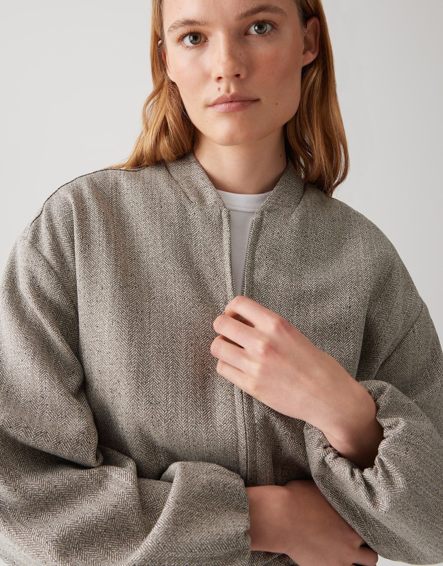 OPUS Jackenblazer JALEA HERRINGBONE im Fischgratmuster Blousonkragen, schräge Paspeltaschen, Reißverschluss