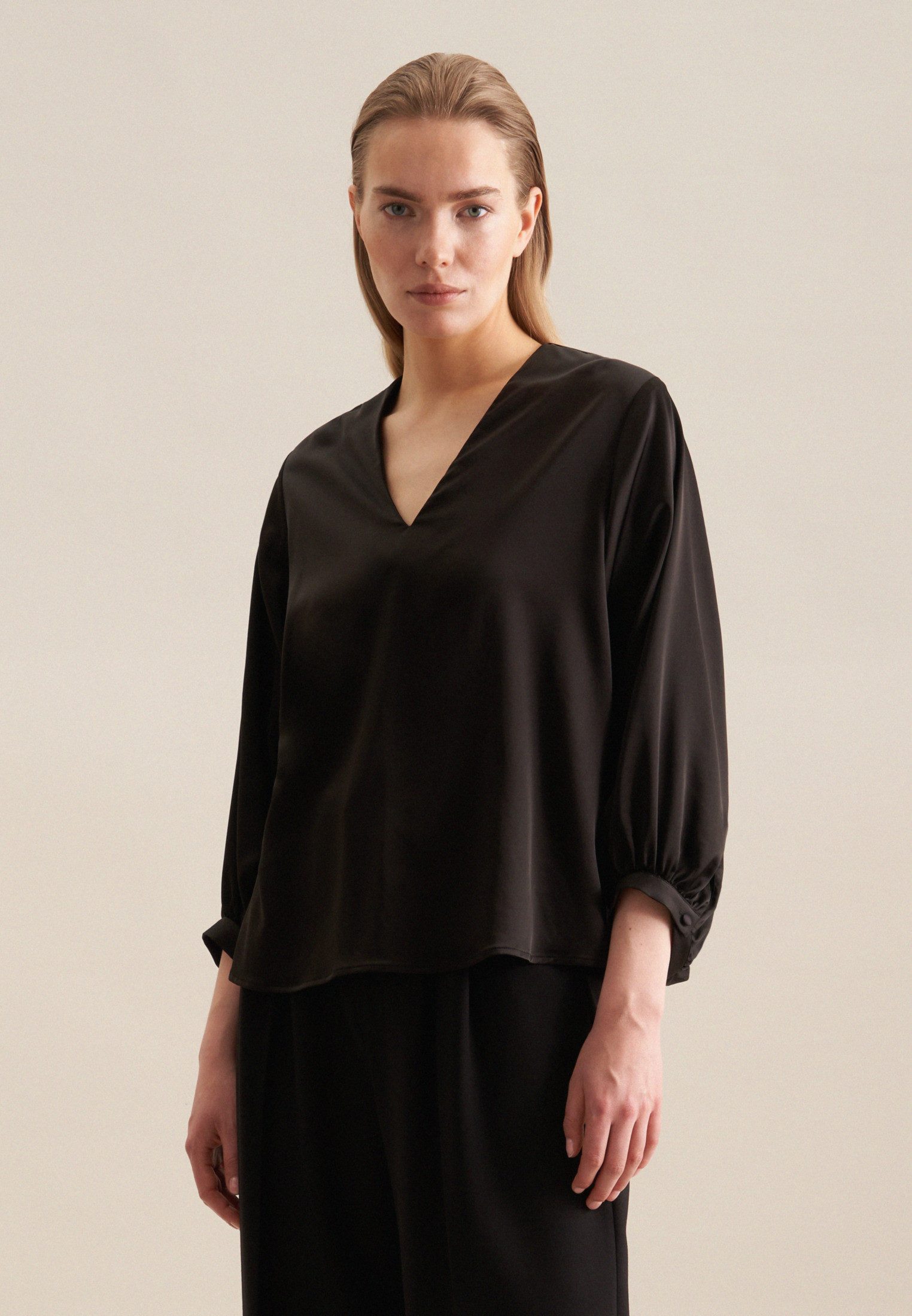 Klassische Bluse Schwarze Rose