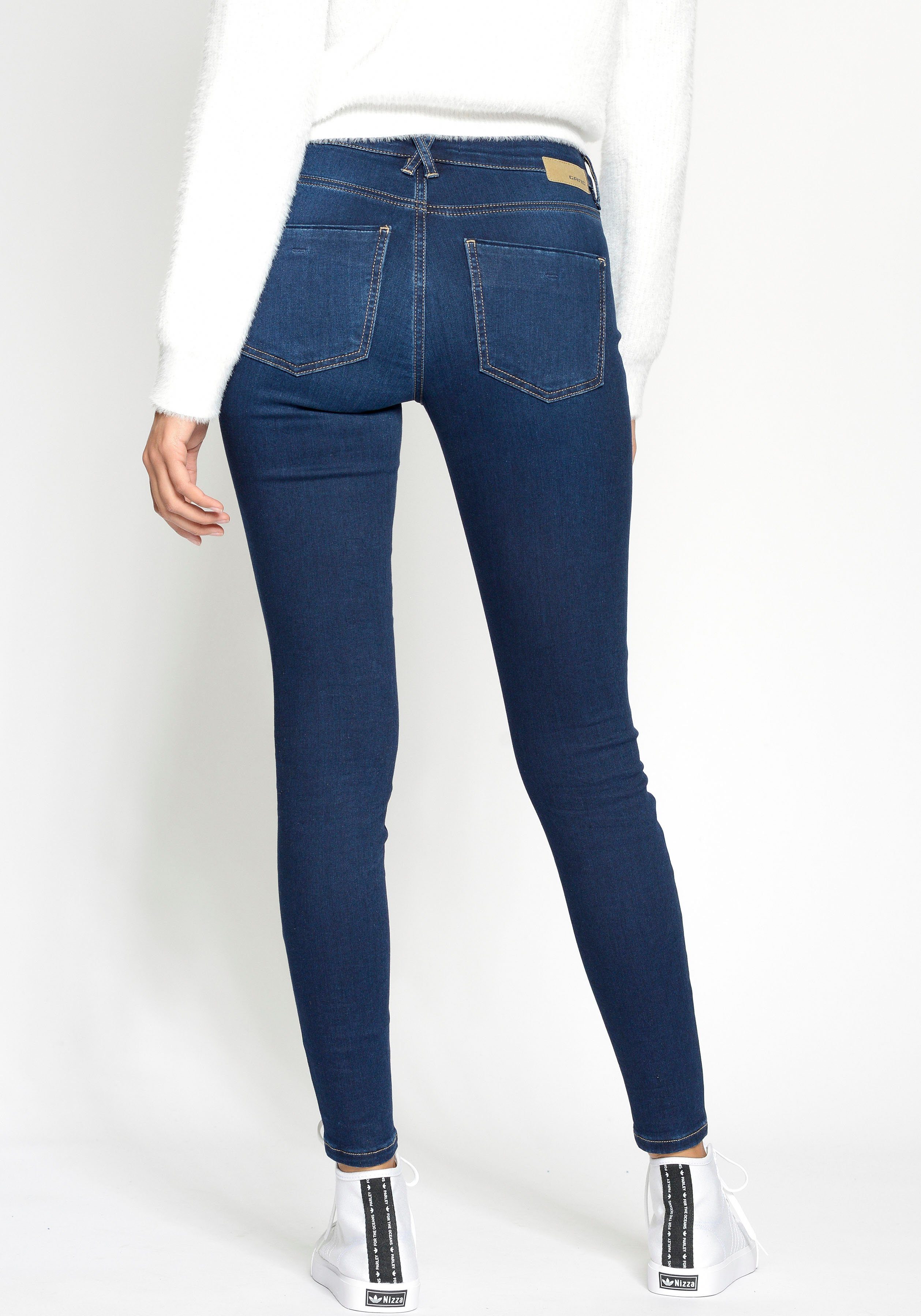 mit wash space Skinny-fit-Jeans 94LAYLA GANG Used-Effekten blue