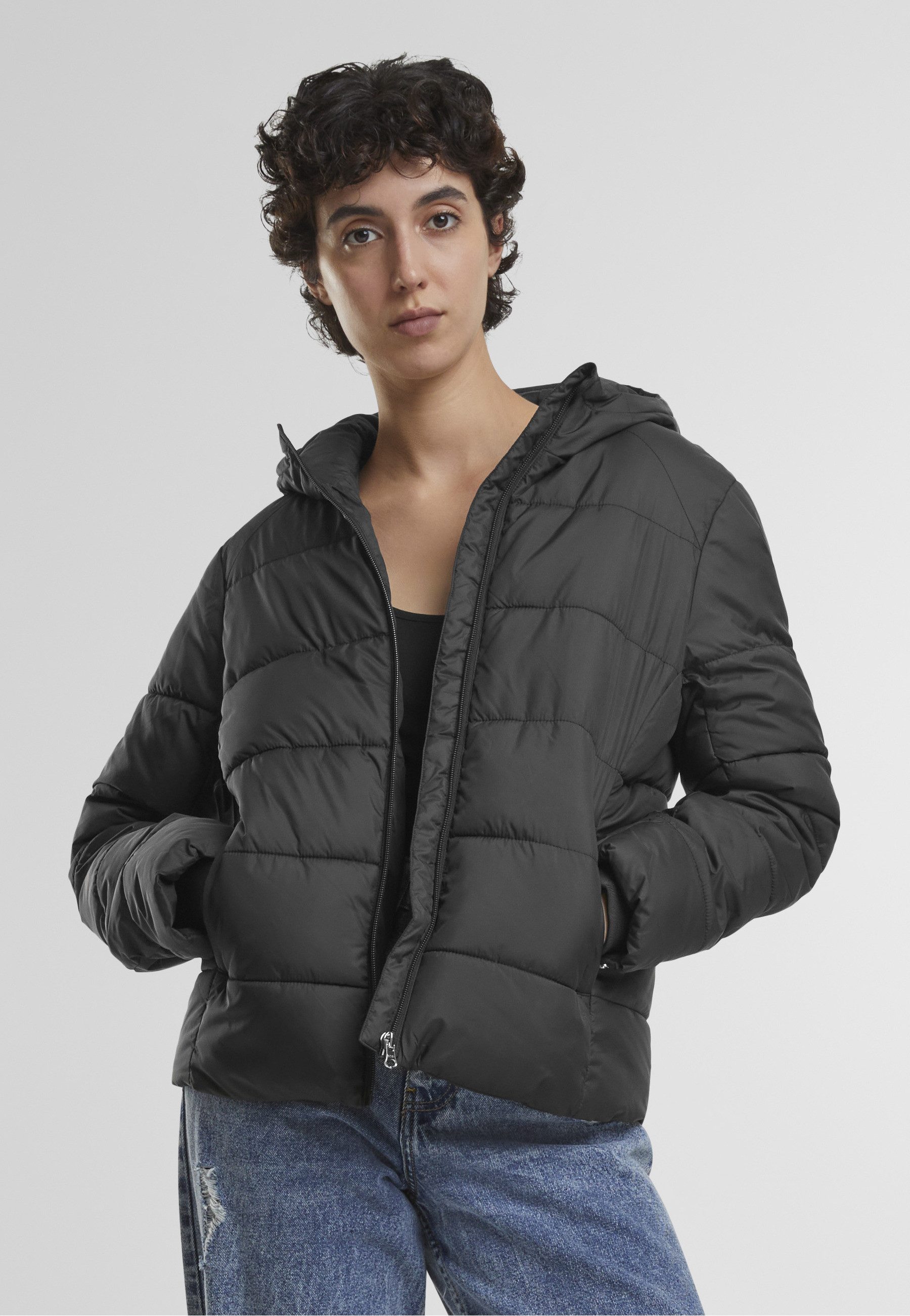 URBAN CLASSICS Winterjacke Urban Classics Ladies Short Puffer Jacket With Hood (1-St)