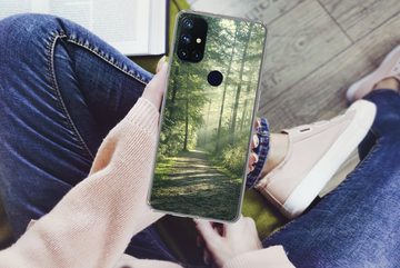 MuchoWow Handyhülle Wald - Weg - Sonne - Bäume - Grün - Natur, Phone Case, Handyhülle OnePlus Nord N10 5G, Silikon, Schutzhülle