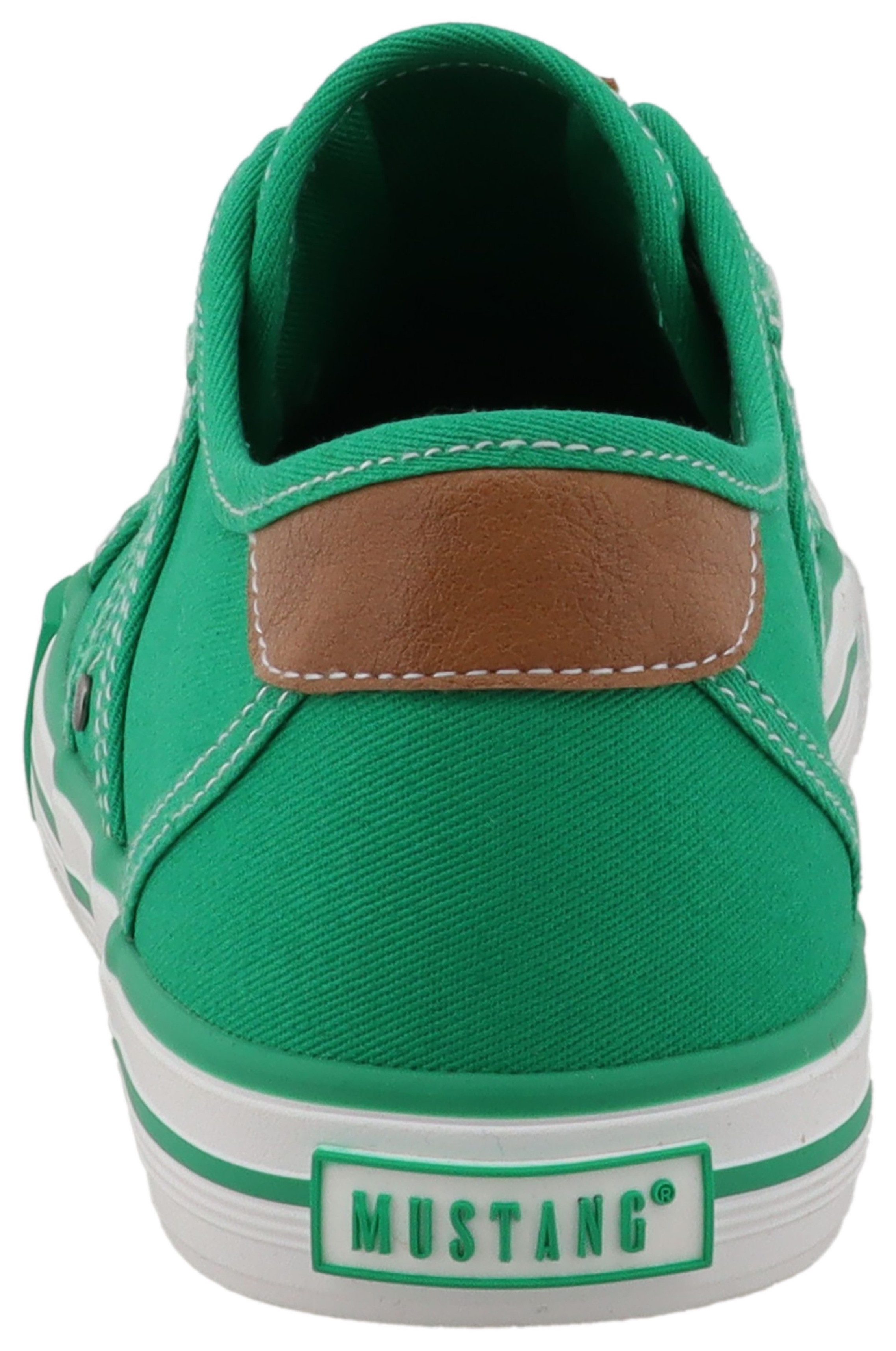 Mustang Shoes Winona Slip-On Sneaker Slipper, Halbschuh mit modischen Kontrastnähten