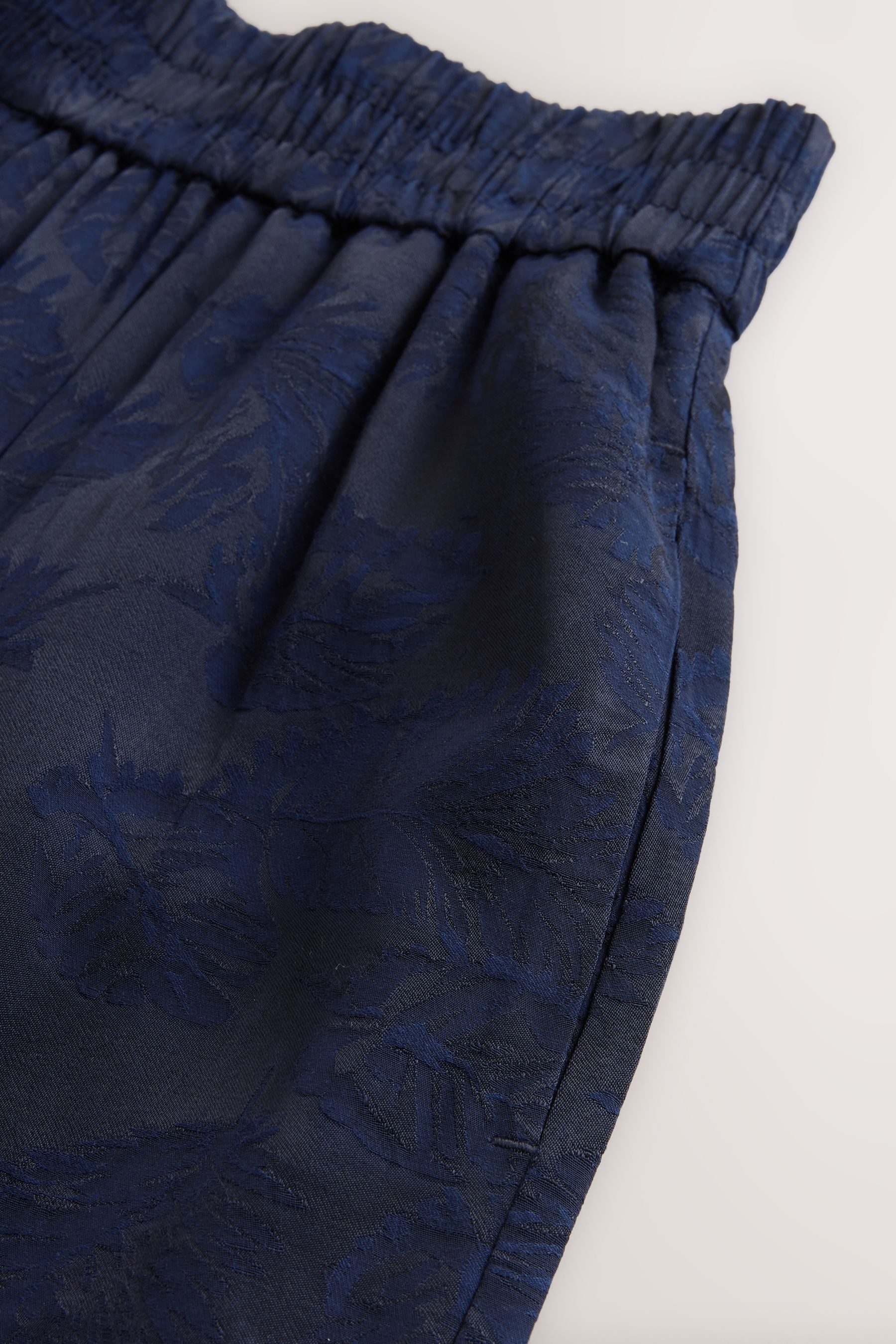 Next Palazzohose Satin-Jacquardhose mit weitem Beinschnitt (1-tlg)