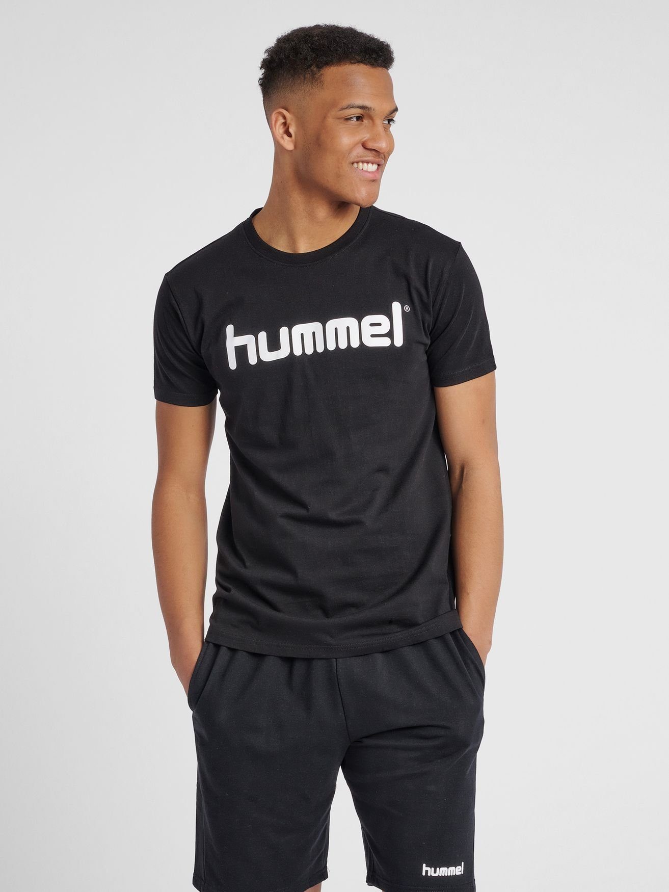 hummel T-Shirt Logo T-Shirt Sport Kurzarm Rundhals Shirt aus Baumwolle HMLGO 5125 in Schwarz