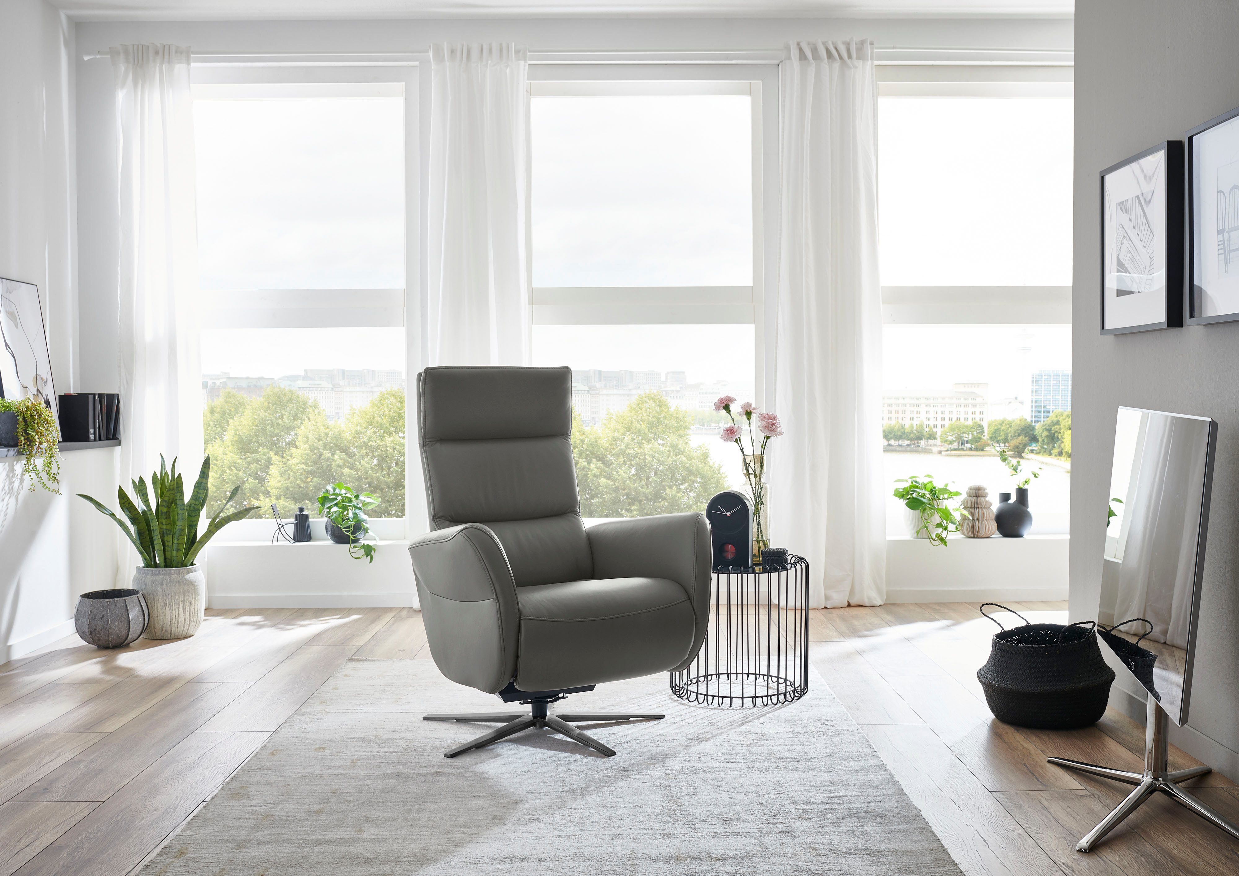 Die PlanBar Relaxsessel PN-RS20038 mit Metallsternfuß inkl. Relaxfunktion und Kopfverstellung (1-St), 360° drehbar, mit Gasdruckverstellung