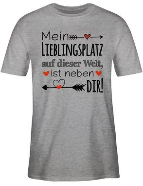 Shirtracer T-Shirt Lieblingsplatz - Geschenk Beziehung Partner Partnerin Liebeserklärung Valentinstag Partner Liebe