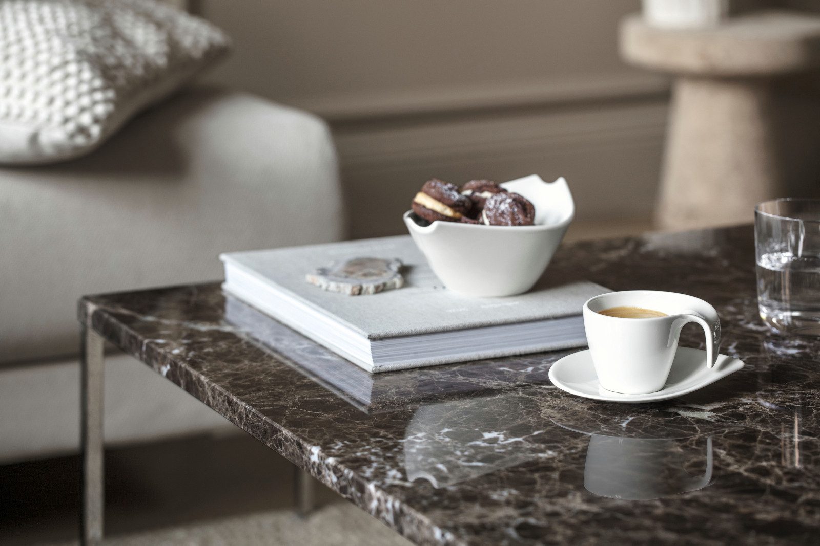 Villeroy & Boch Espressotasse Flow Mokka-/Espressotasse mit Untertasse 2tlg., Premium Porcelain