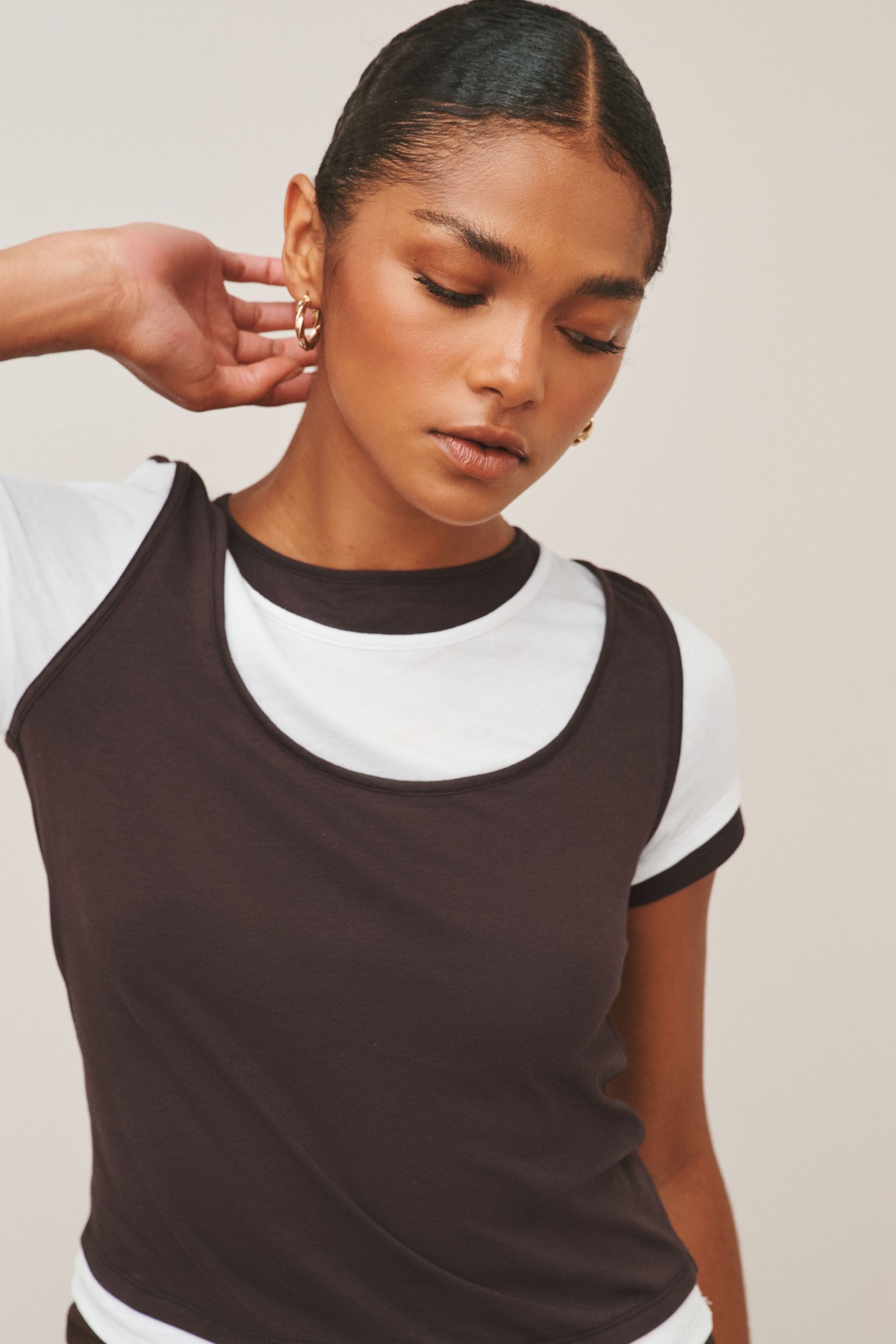 Next T-Shirt Dreilagiges Kurzarm-T-Shirt mit Rundhalsausschnitt (1-tlg) – Bild 5 von 5