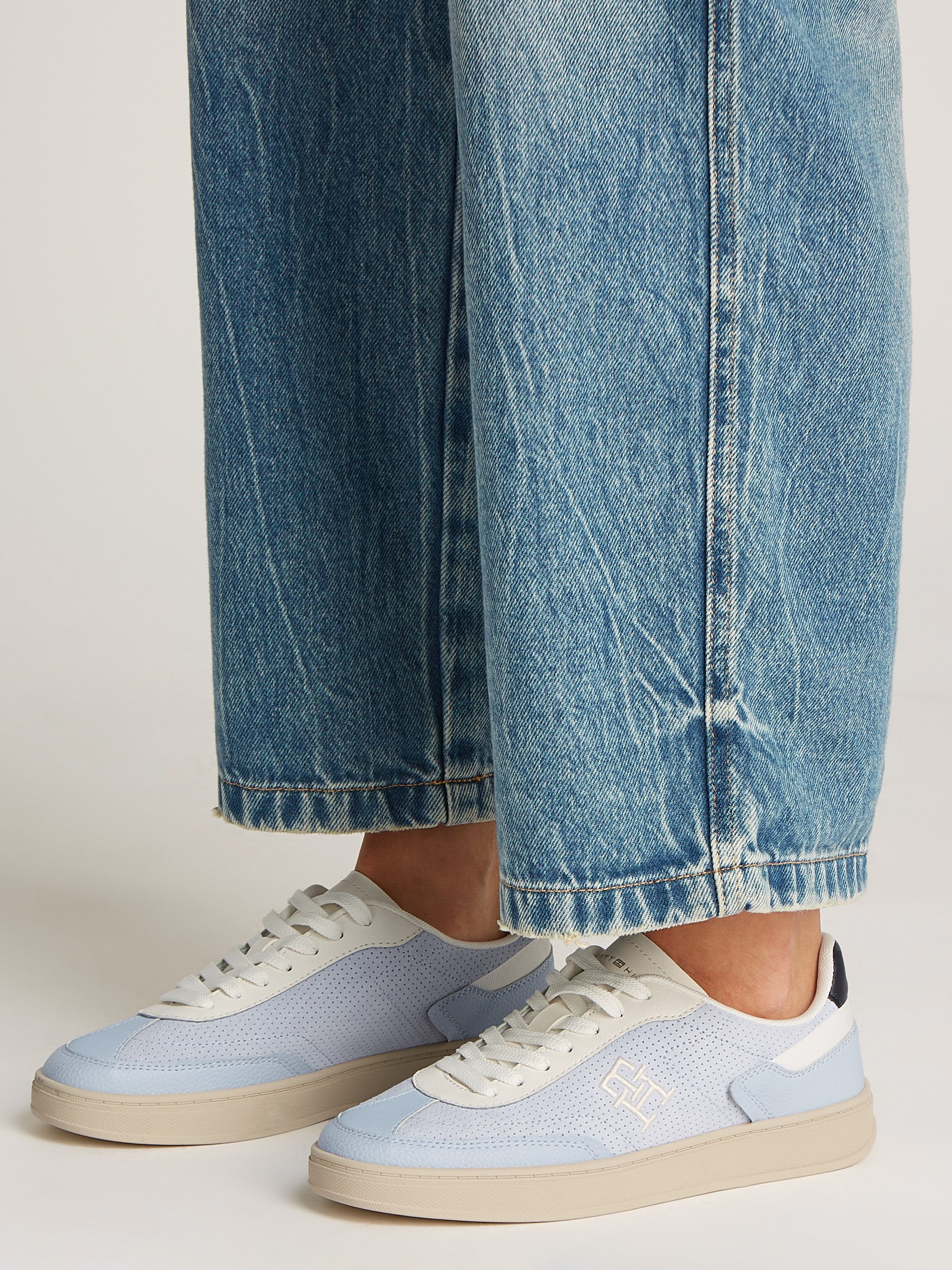 Tommy Hilfiger TH HERITAGE SNEAKER PERF Plateausneaker, Freizeitschuh, Halb günstig online kaufen