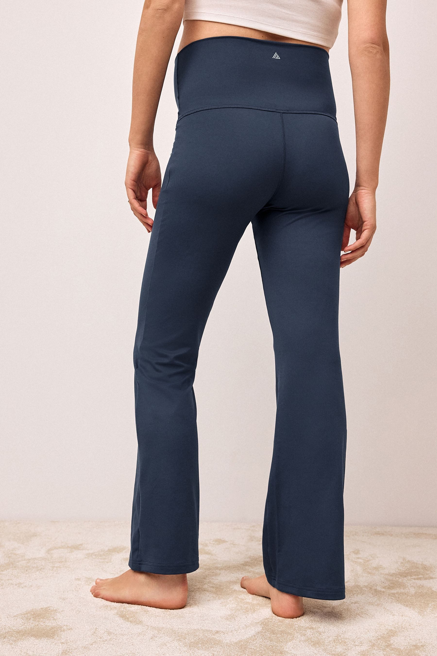 Next Yogaleggings Dry Tech Yoga-Schlagleggings, Umstandsmode (1-tlg)