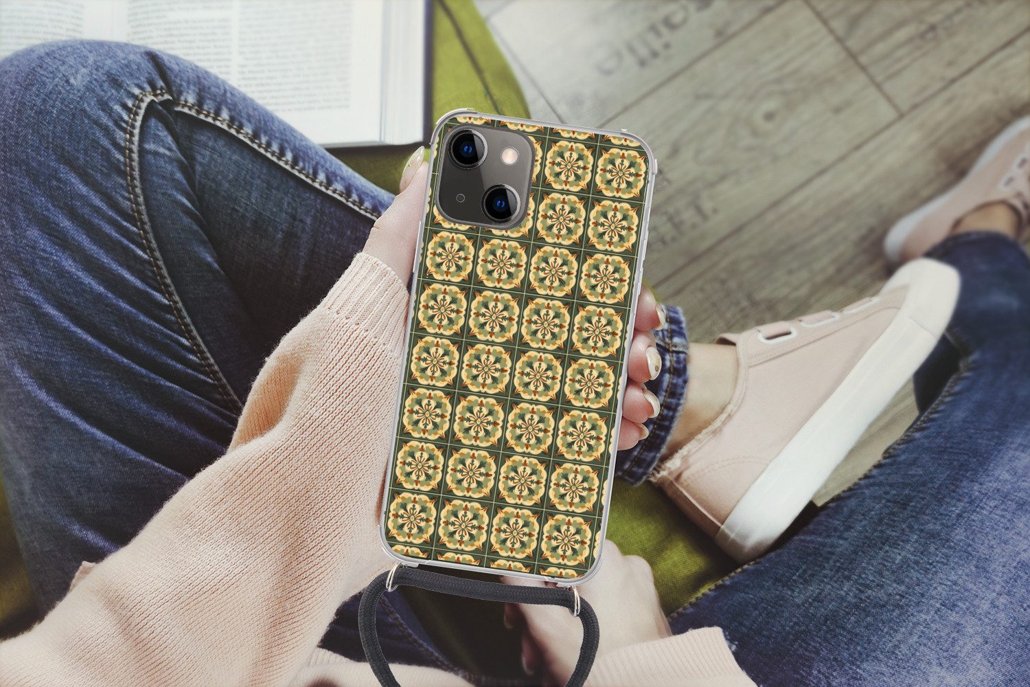 MuchoWow Handyhülle für Apple iPhone 13 Mini Ornament - Muster - Grün, Tragbare Handyhüllen mit Kette zum umhängen, Handykette Handyband