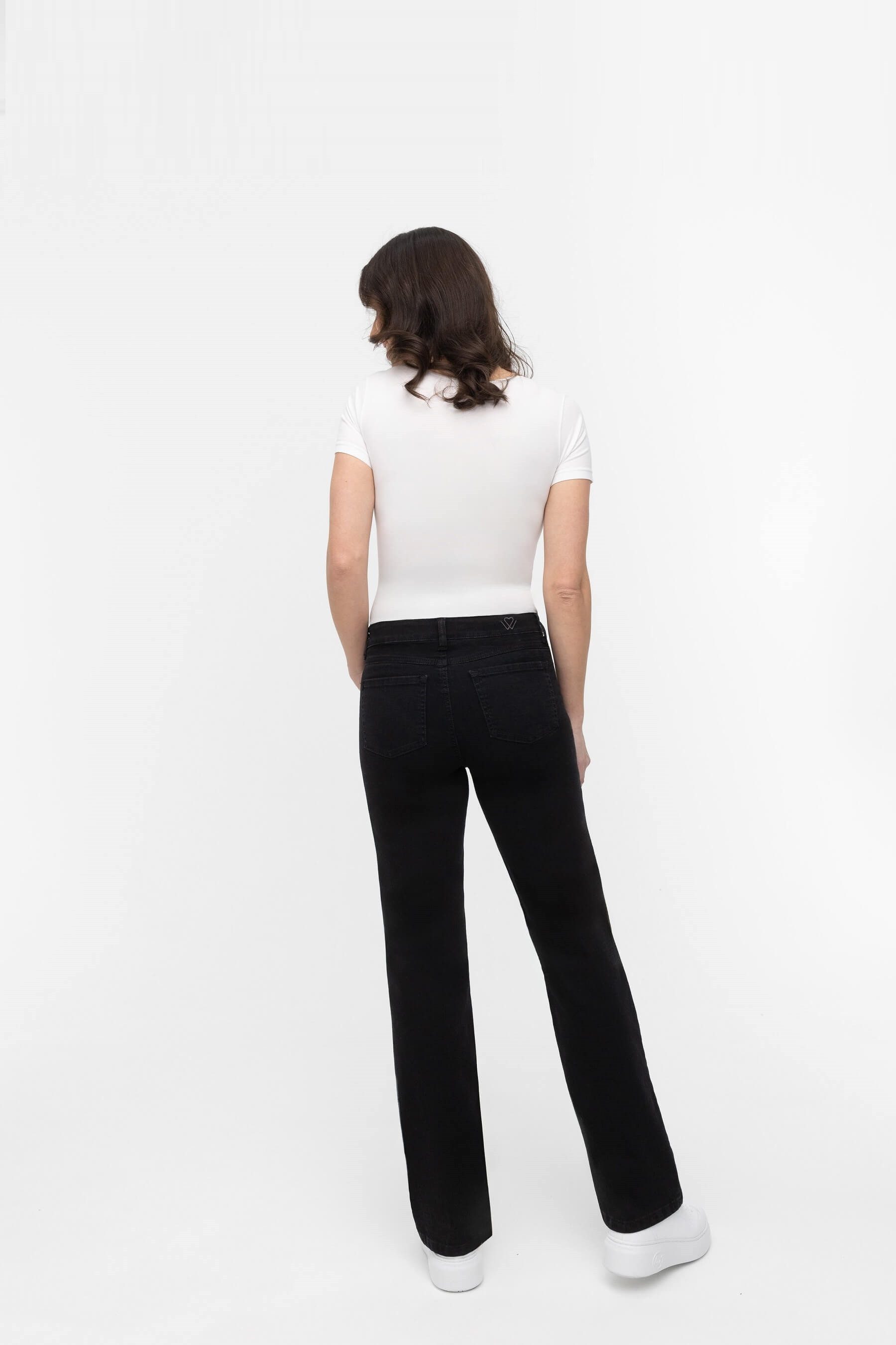 wonderjeans 5-Pocket-Jeans Relaxed Straight Cool, modern und vielseitig zu stylen – Bild 4 von 4