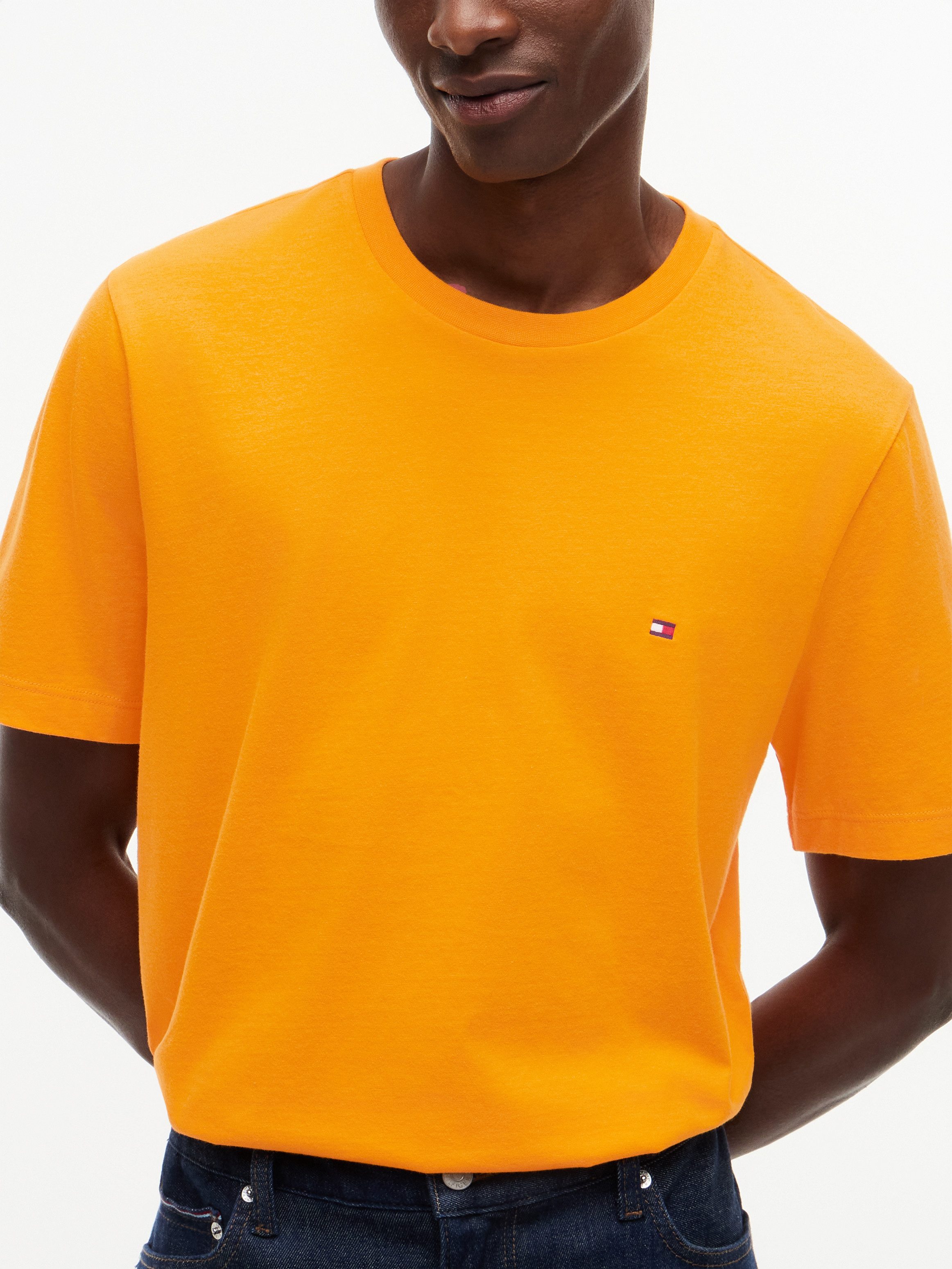 Tommy Hilfiger T-Shirt ESSENTIAL REGULAR FIT SOLID mit Stickerei unifarben, casual, Baumwolle, Rundhals