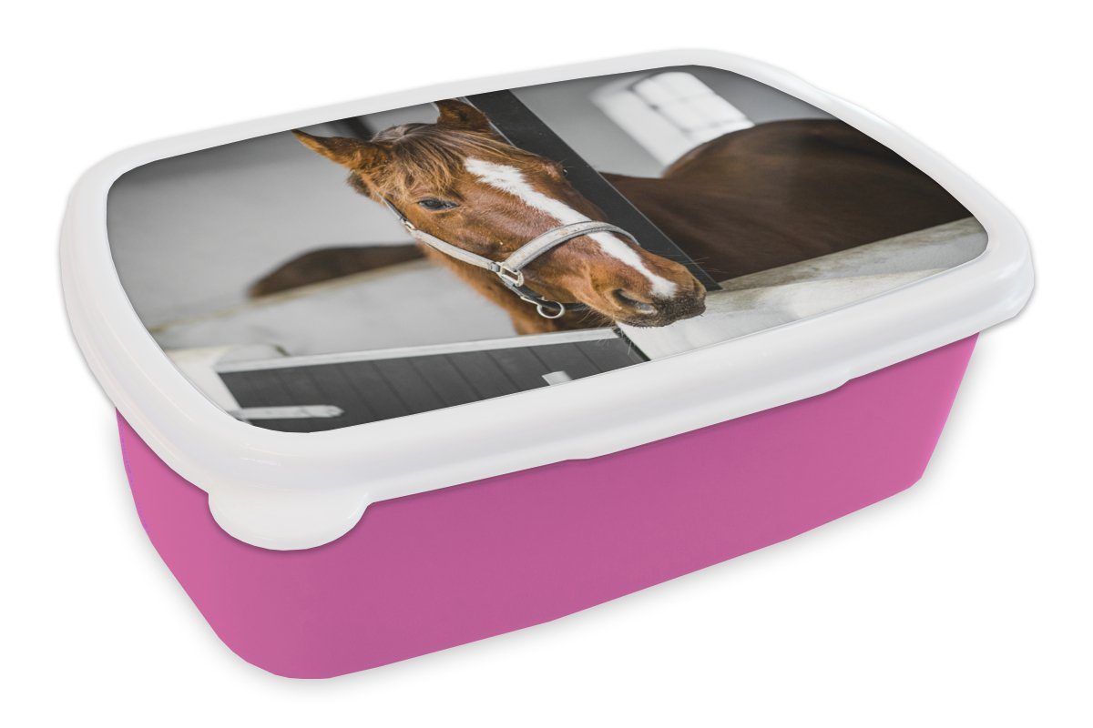 MuchoWow Lunchbox Pferd - Braun - Stall, Kunststoff, (2-tlg), Brotbox für Erwachsene, Brotdose Kinder, Snackbox, Mädchen, Kunststoff rosa