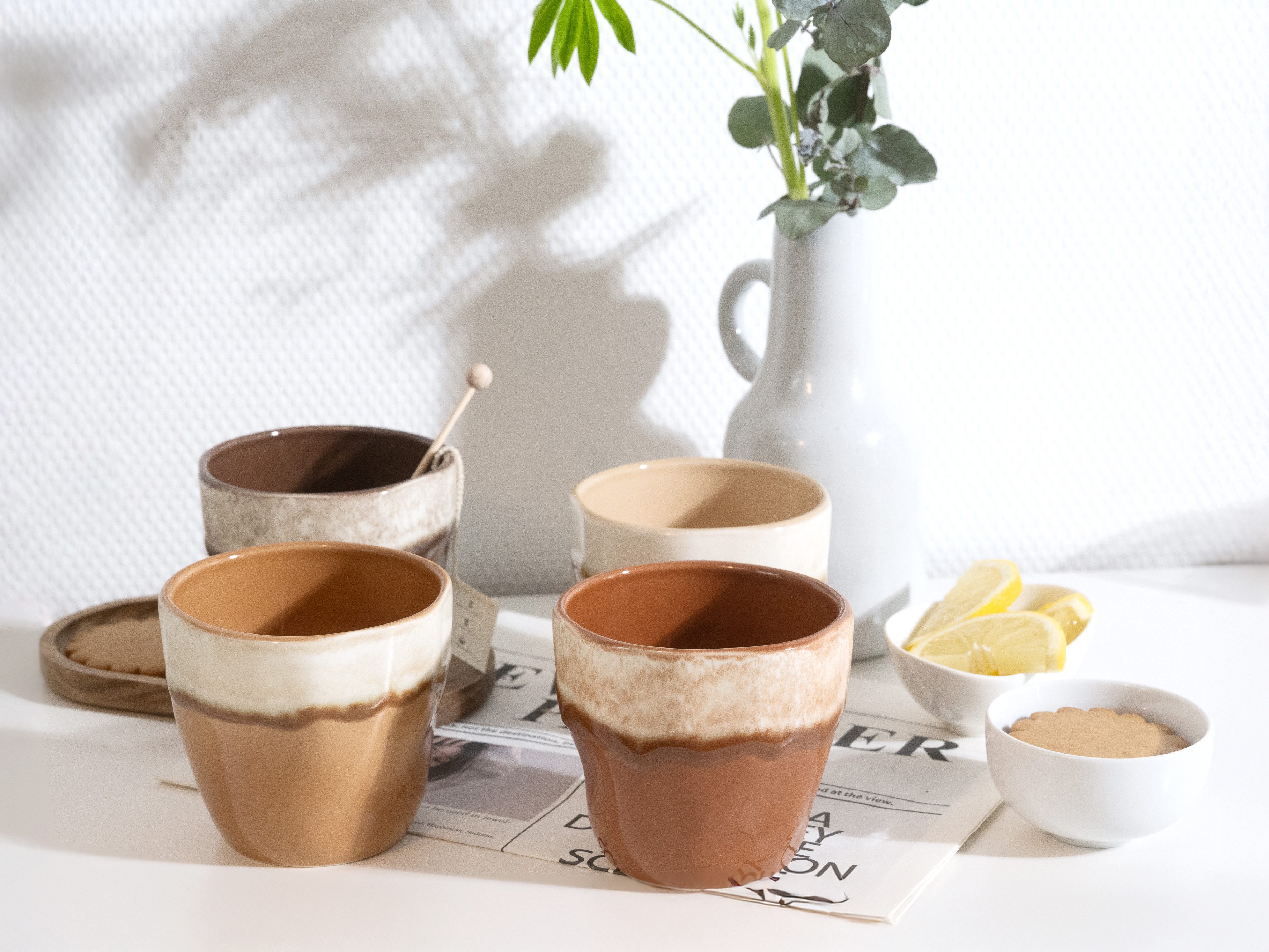 CreaTable Becher Squeezy Mocha Mousse Teebecher 4-tlg, 4-tlg., Steinzeug, Einzigartige Optik, Reaktivglasur