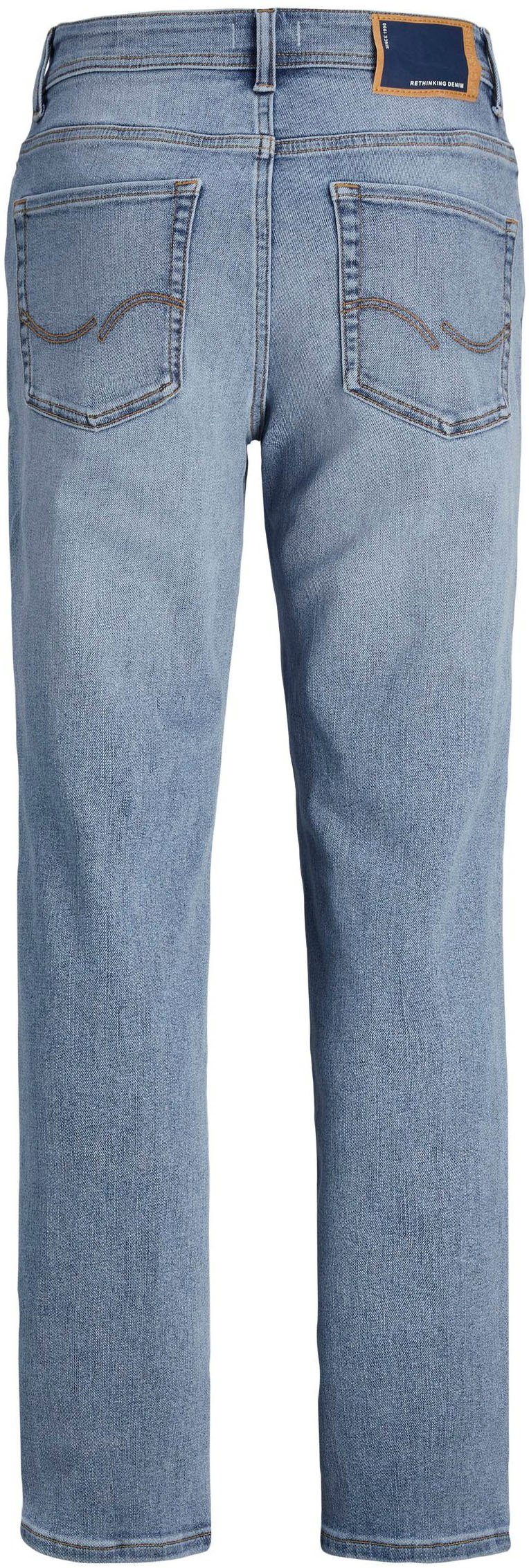 Jack & Jones Junior Regular-fit-Jeans JJICLARK JJIORIGINAL SQ 585 JNR,  Klassischer Regular Fit vom Oberschenkel bis zur Beinöffnung