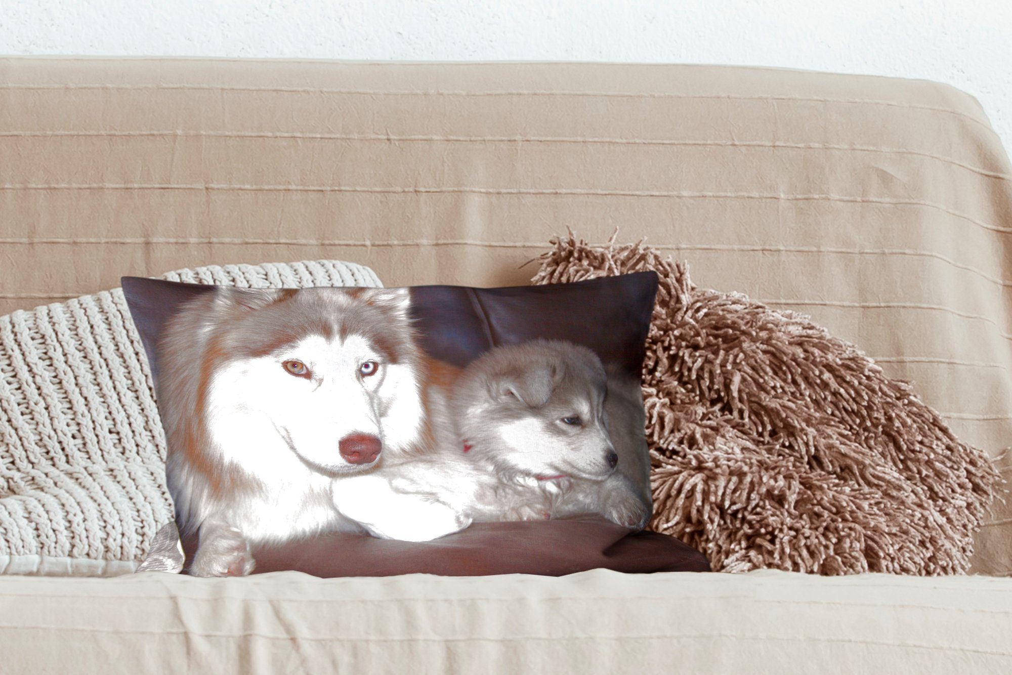 MuchoWow Dekokissen Großer Hund mit Welpen mit Zierkissen, Schlafzimmer Sofa, Füllung, Dekoration, kleinem Dekokissen Wohzimmer dem auf