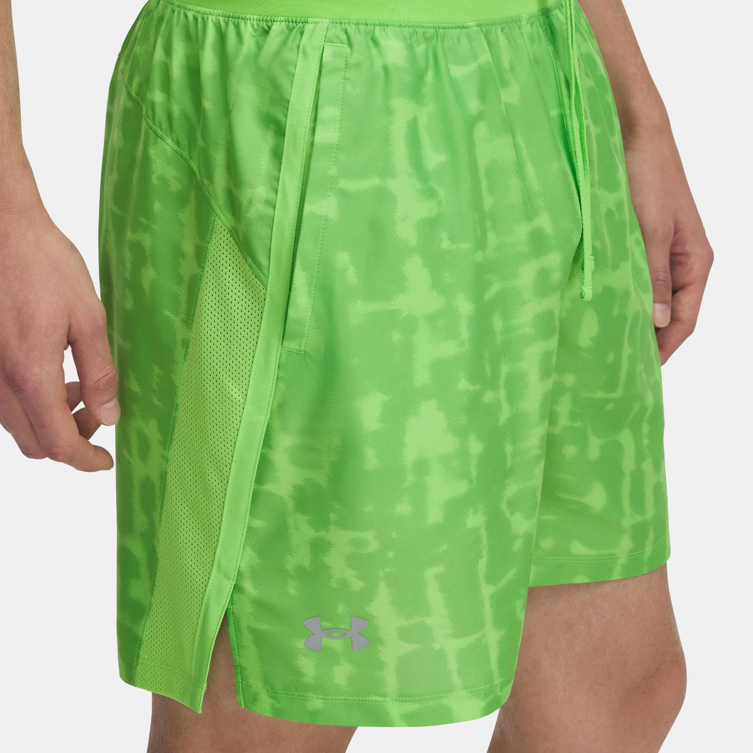 Under Armour® Laufshorts Launch Print 7in