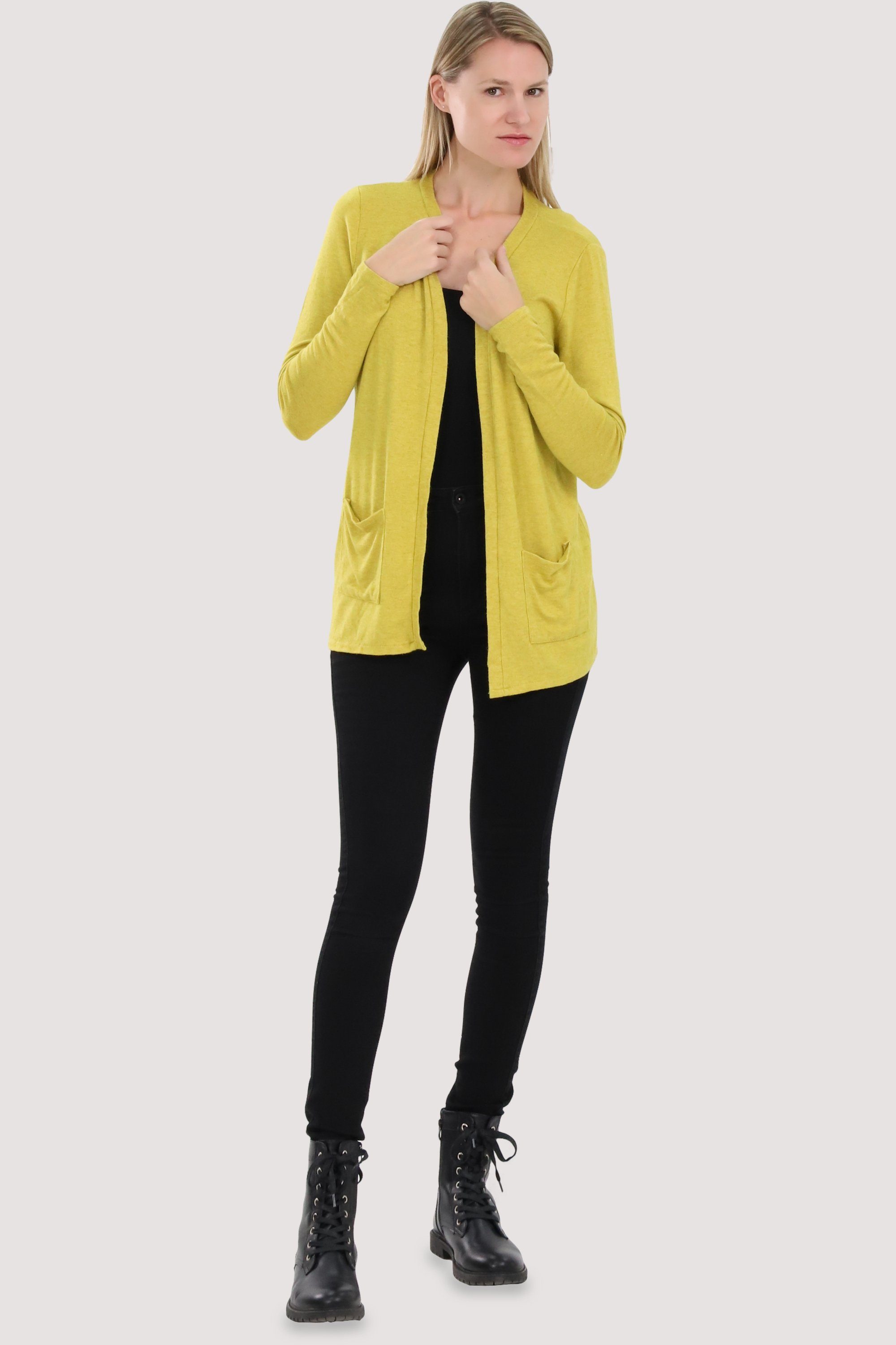 Eingriffstaschen more gelb Cardigan Jacke mit Feinstrick than fashion malito 2243