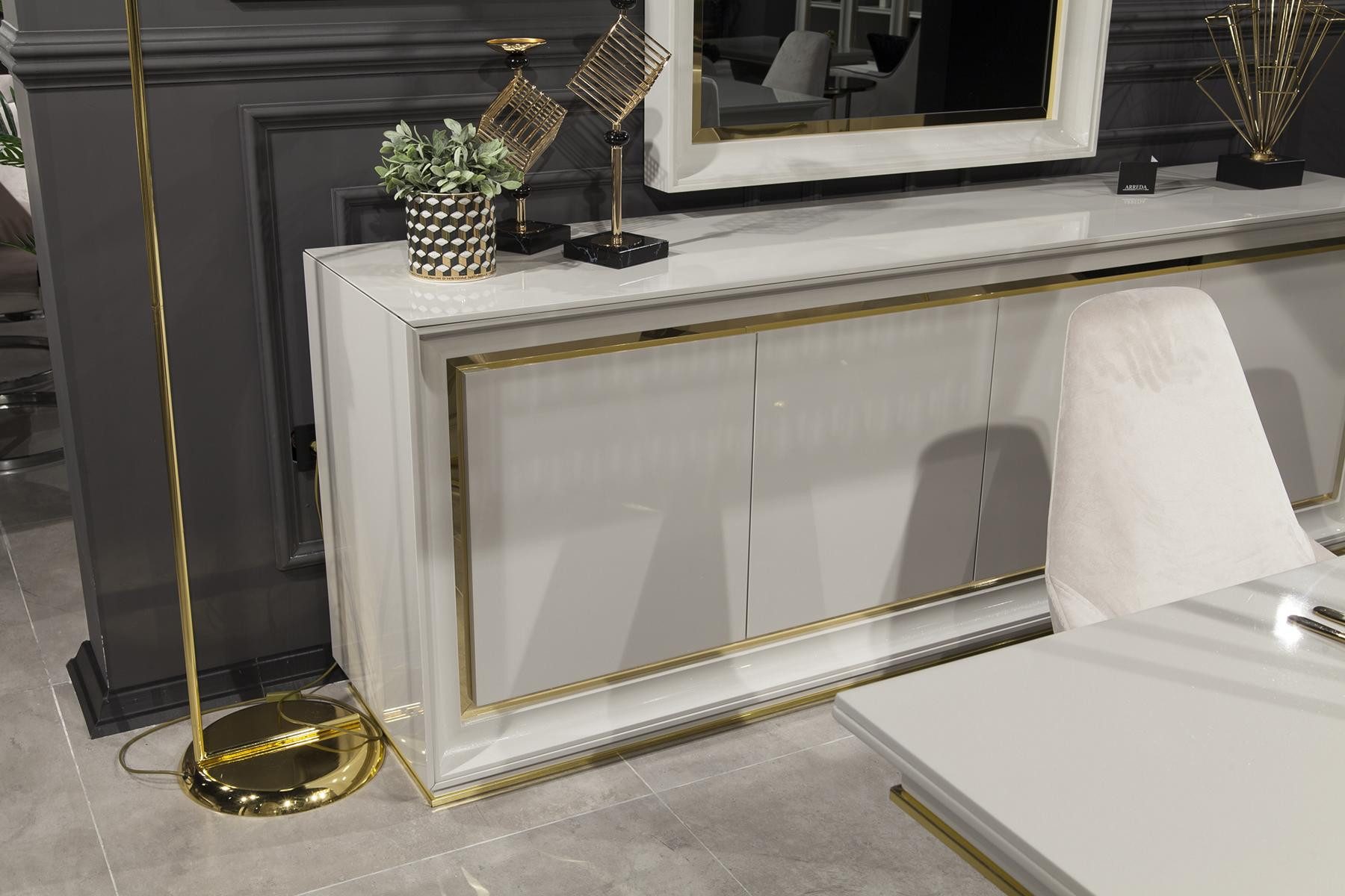 Xlmoebel Kommode Elegantes Sideboard aus hochwertigem Material mit viel Stauraum (Kommode, 1 St., Anrichte), Hergestellt in Europa