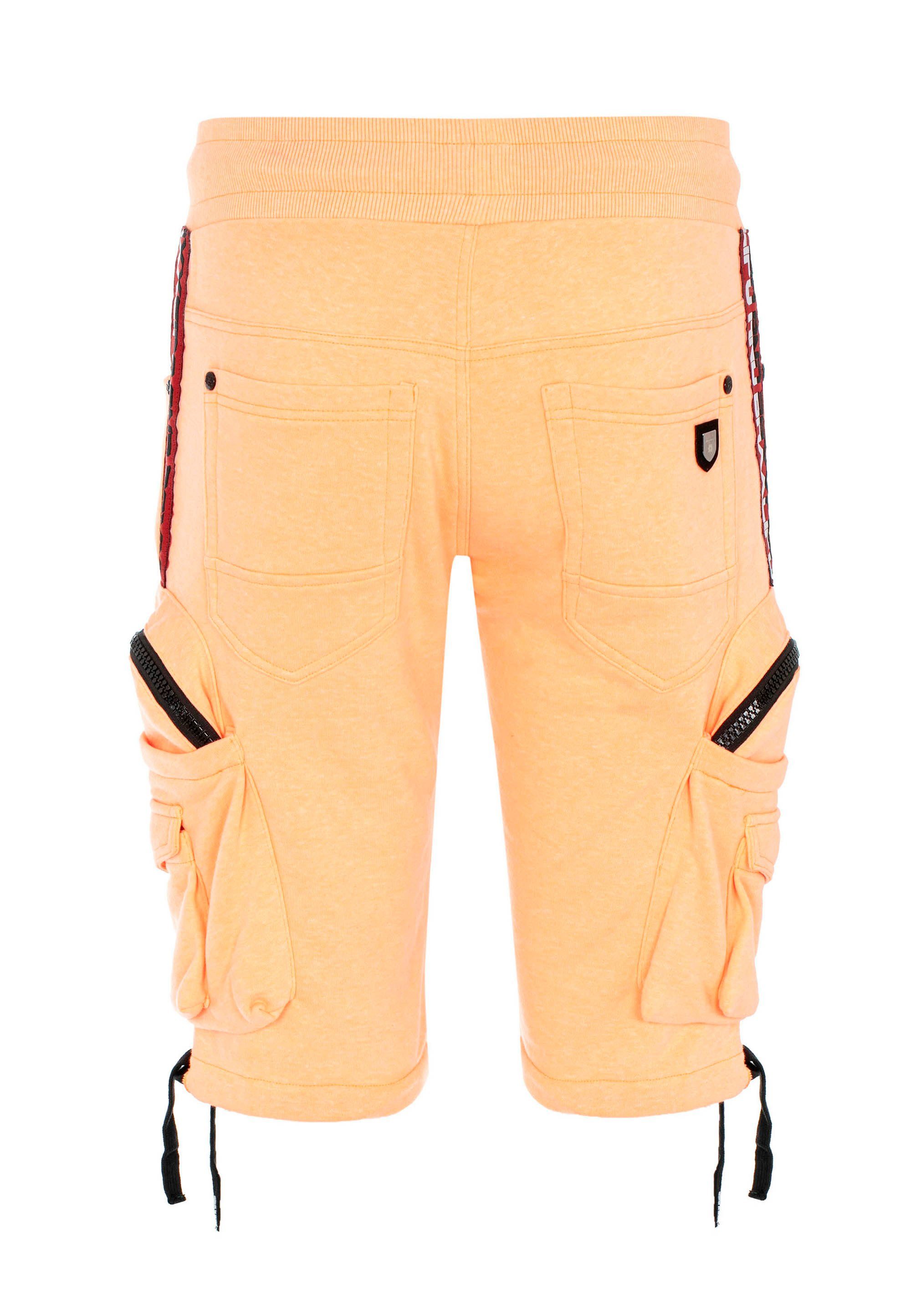 Baxx in Look orange CK225 Cipo Shorts & sportlichem