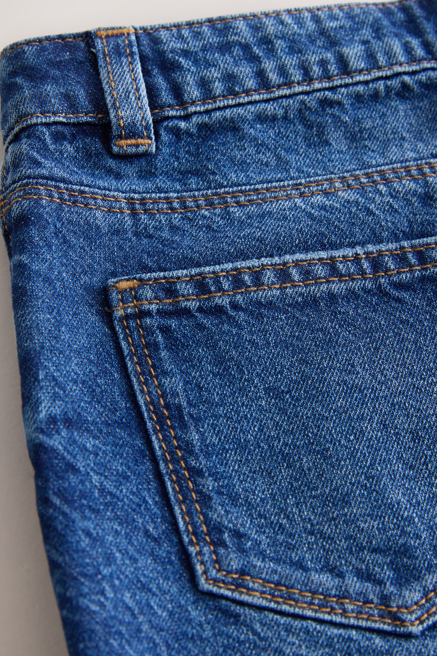 Next Jeansshorts Denim-Shorts mit ausgefranstem Saum, Regular (1-tlg)