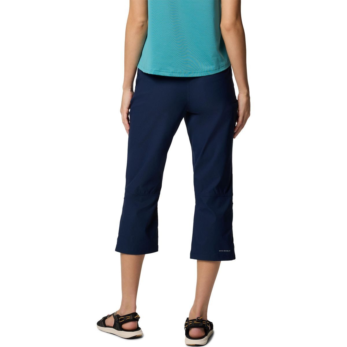 Columbia Funktionsshorts Leslie Falls Capri II Vielseitige Capri-Hose mit UV-Schutz, wasserabweisend, wandelbar zur