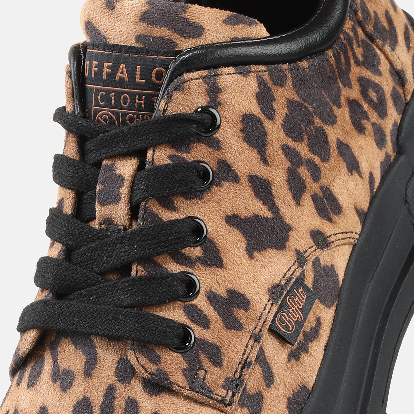 Buffalo ASPHA CLS Schnürschuh Plateauschuh, Halbschuh in trendiger Leo-Optik, mit Profilsohle