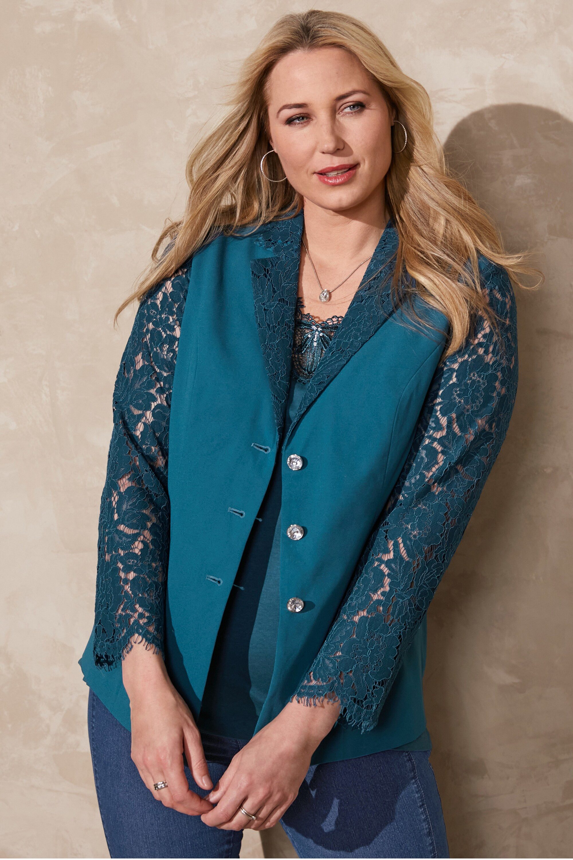 Ulla Popken Blusenblazer Blazer figurumspielend