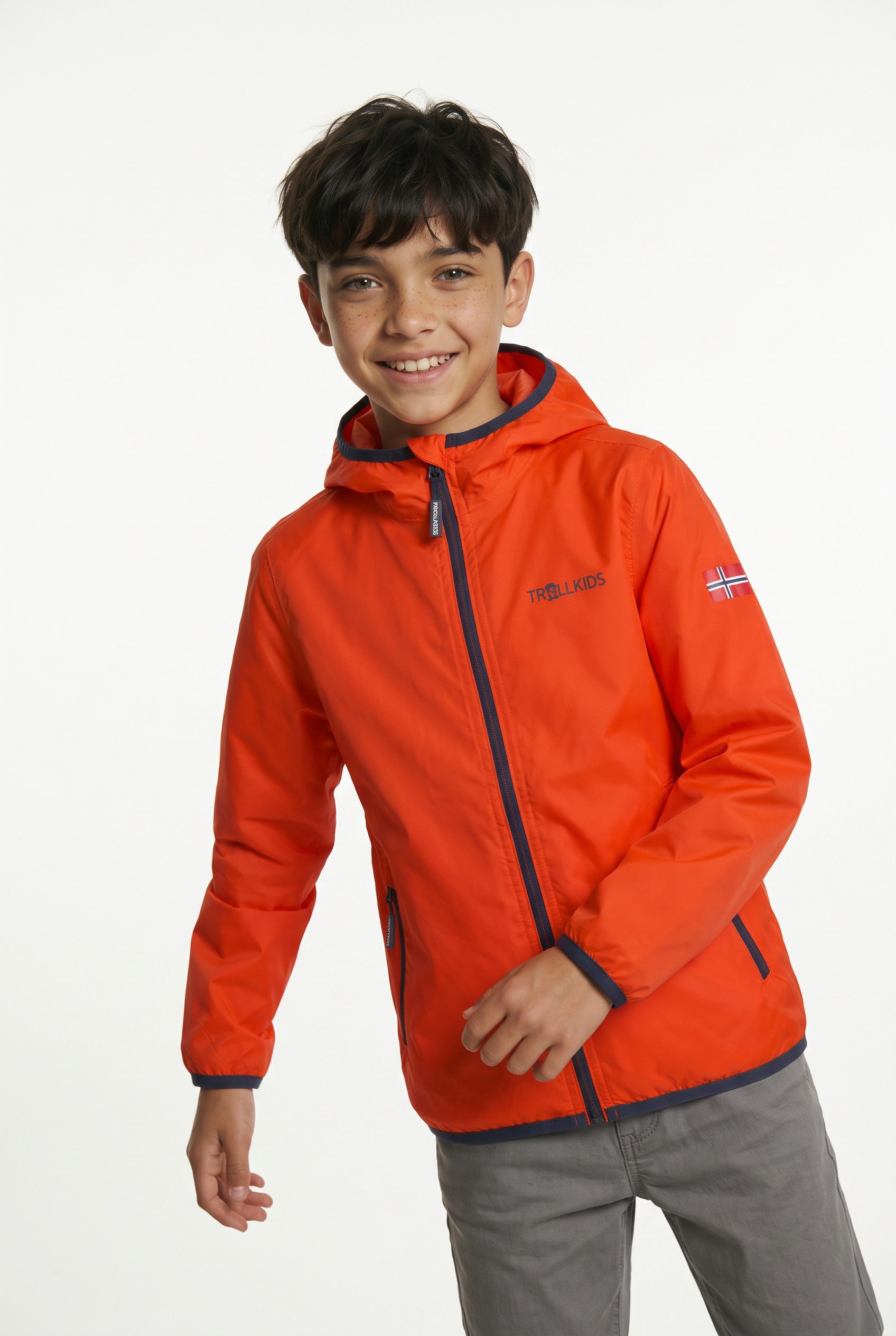 TROLLKIDS Regenjacke Kids Trolltunga Jacket sportlich, aus Polyamid, mit Kapuze, wasserdicht, winddicht, leicht