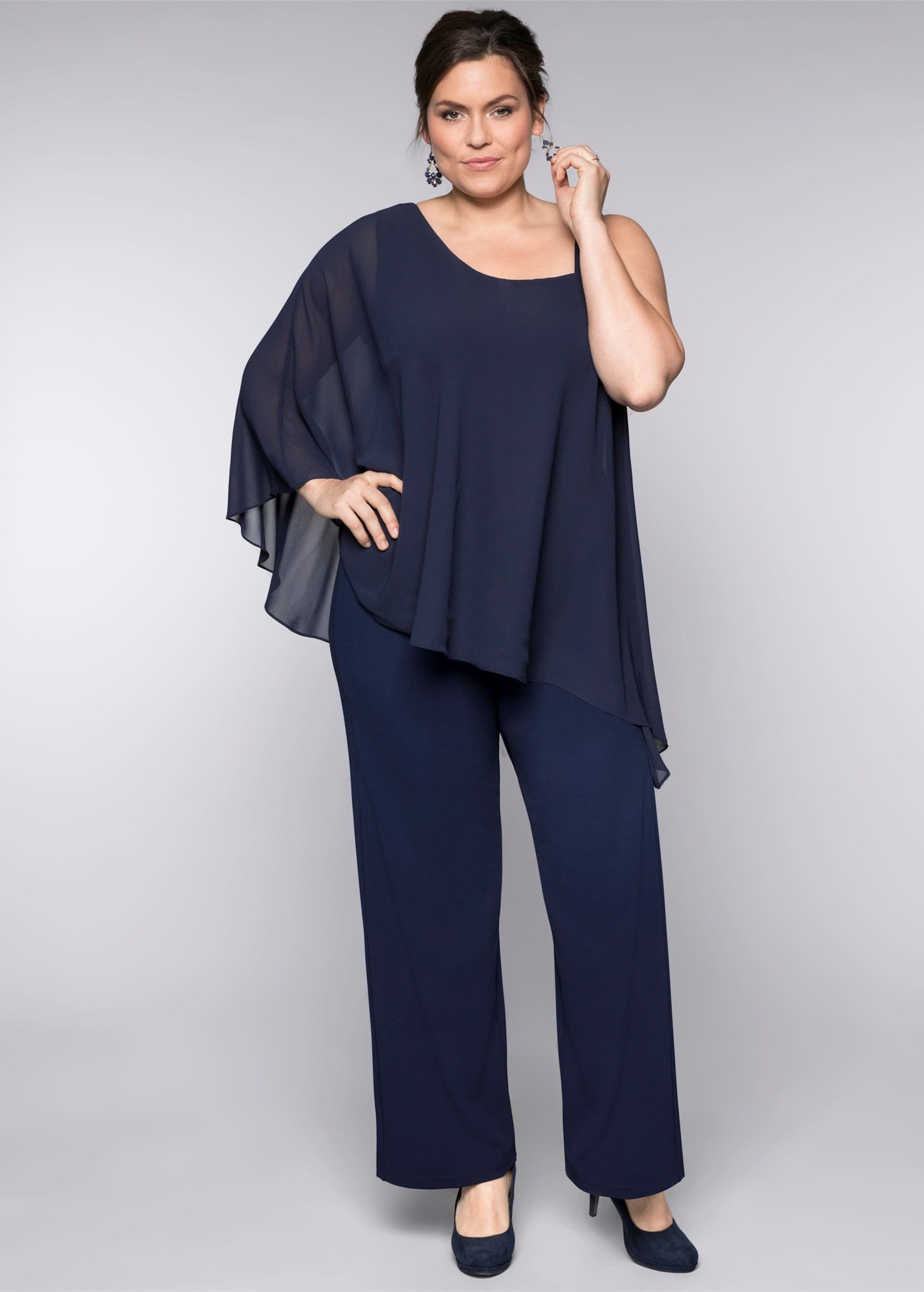 Sheego Jumpsuit Jumpsuit Ärmellos Innenbeinlänge ca. 79 cm