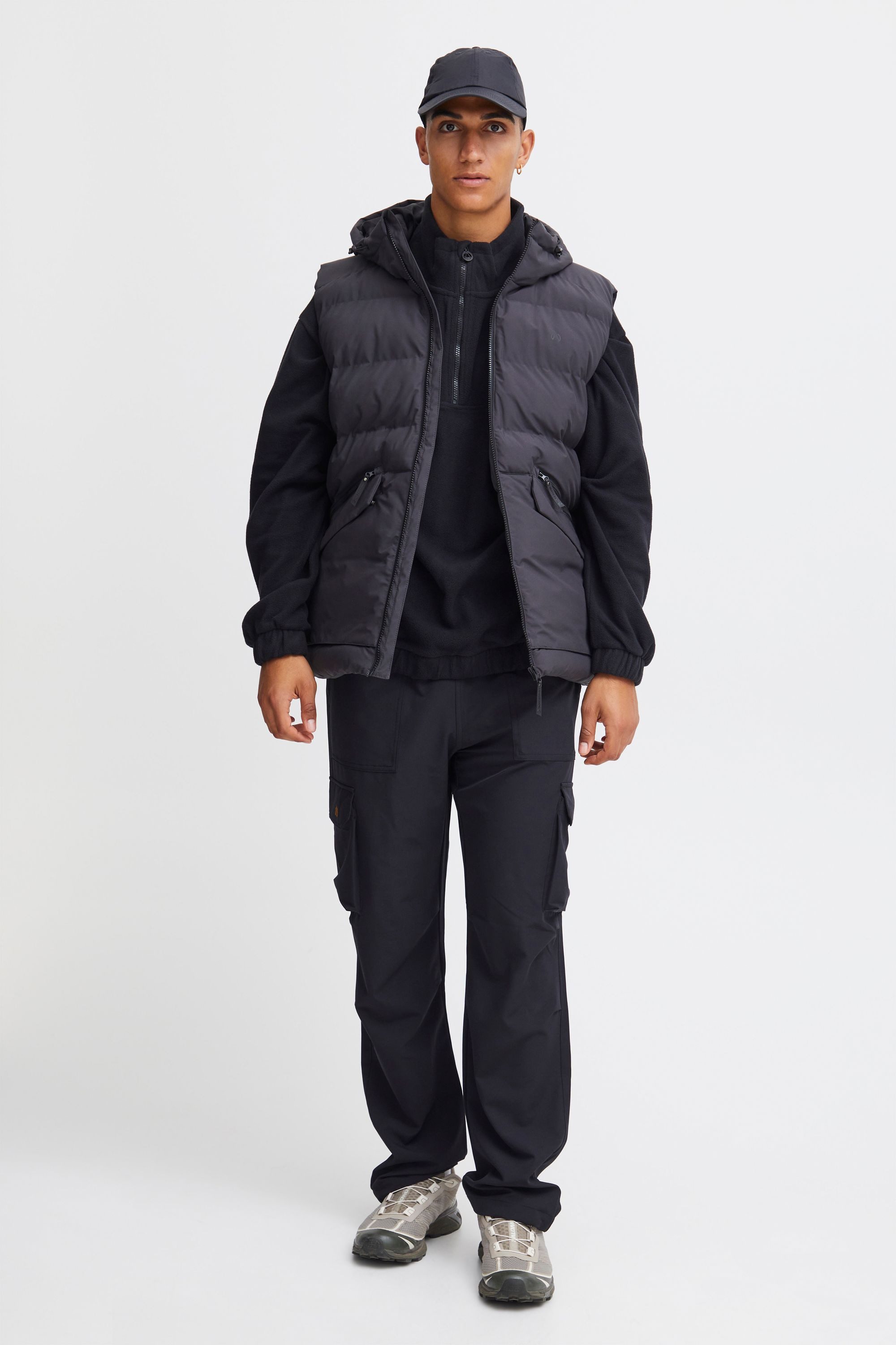 North Bend Steppweste NBPetro M Wärmende Steppweste mit verschließbarer Kängurutasche