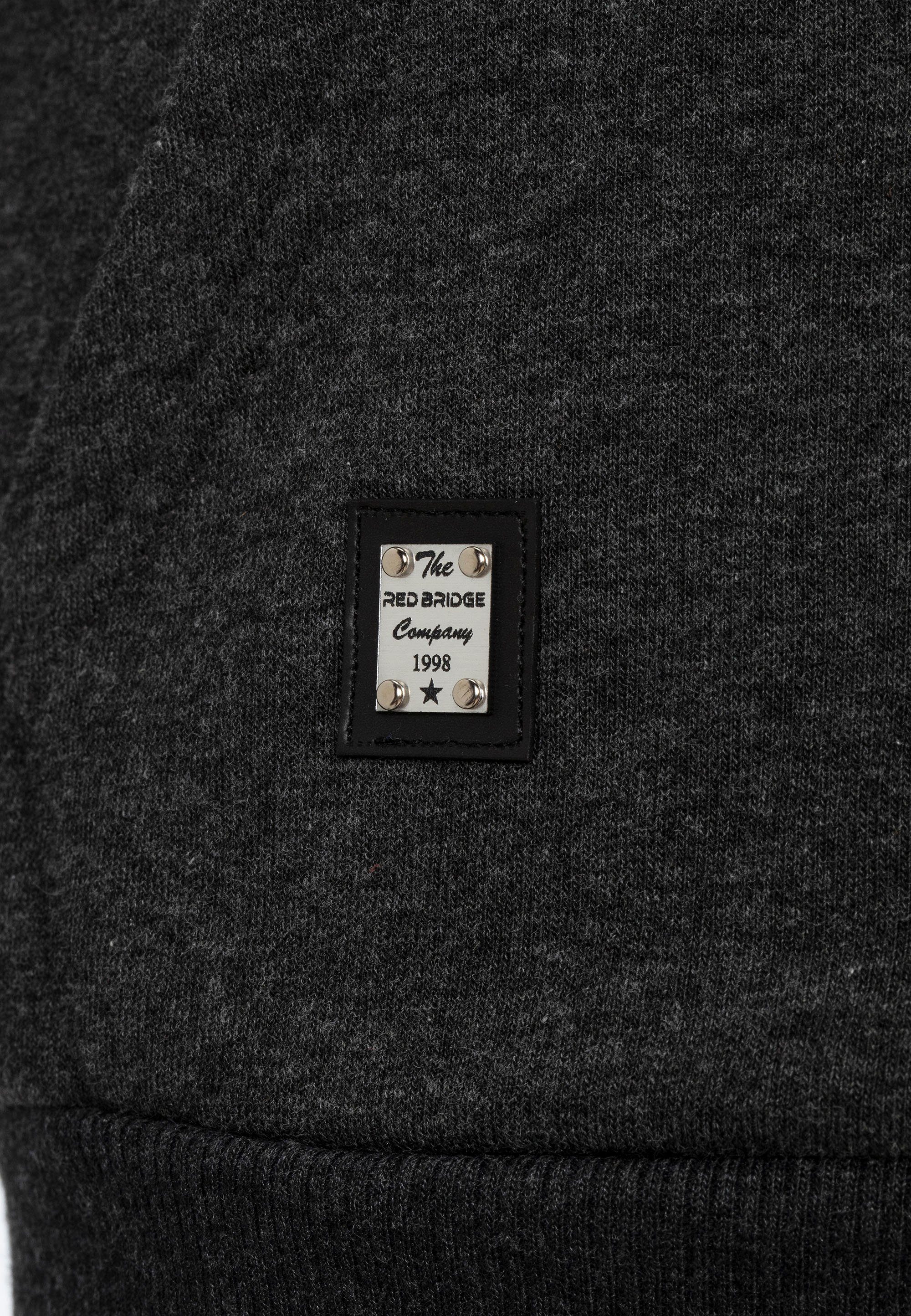 Anthrazit mit RedBridge vielseitig, Logopatch Sweater Premium Kapuzensweatjacke modisch